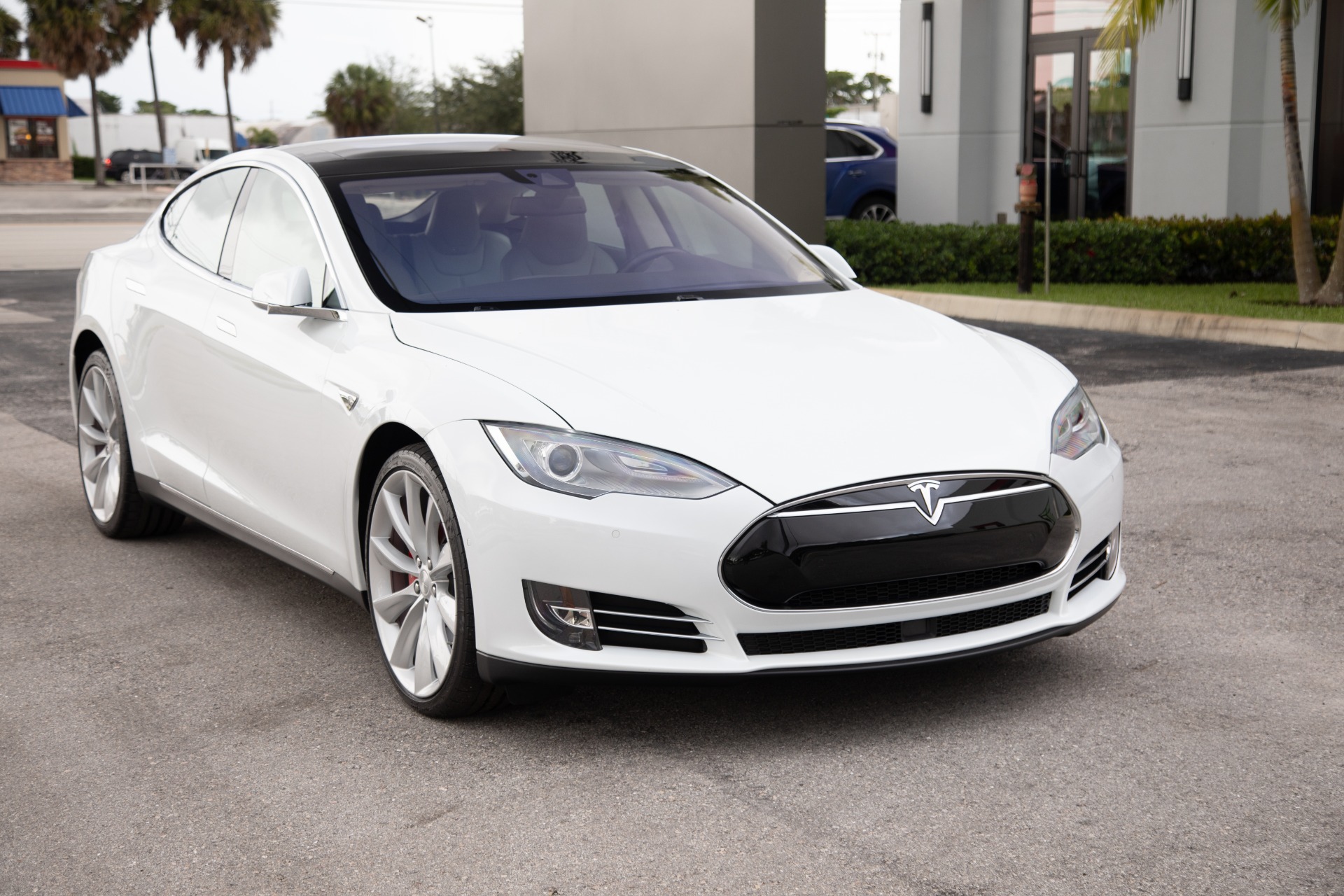 Used-2015-Tesla-Model-S-P90D