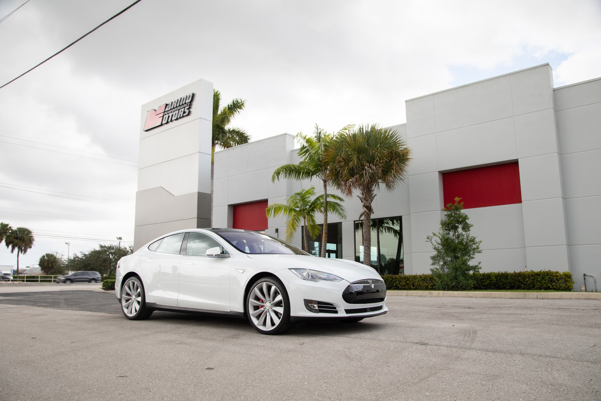 Used-2015-Tesla-Model-S-P90D
