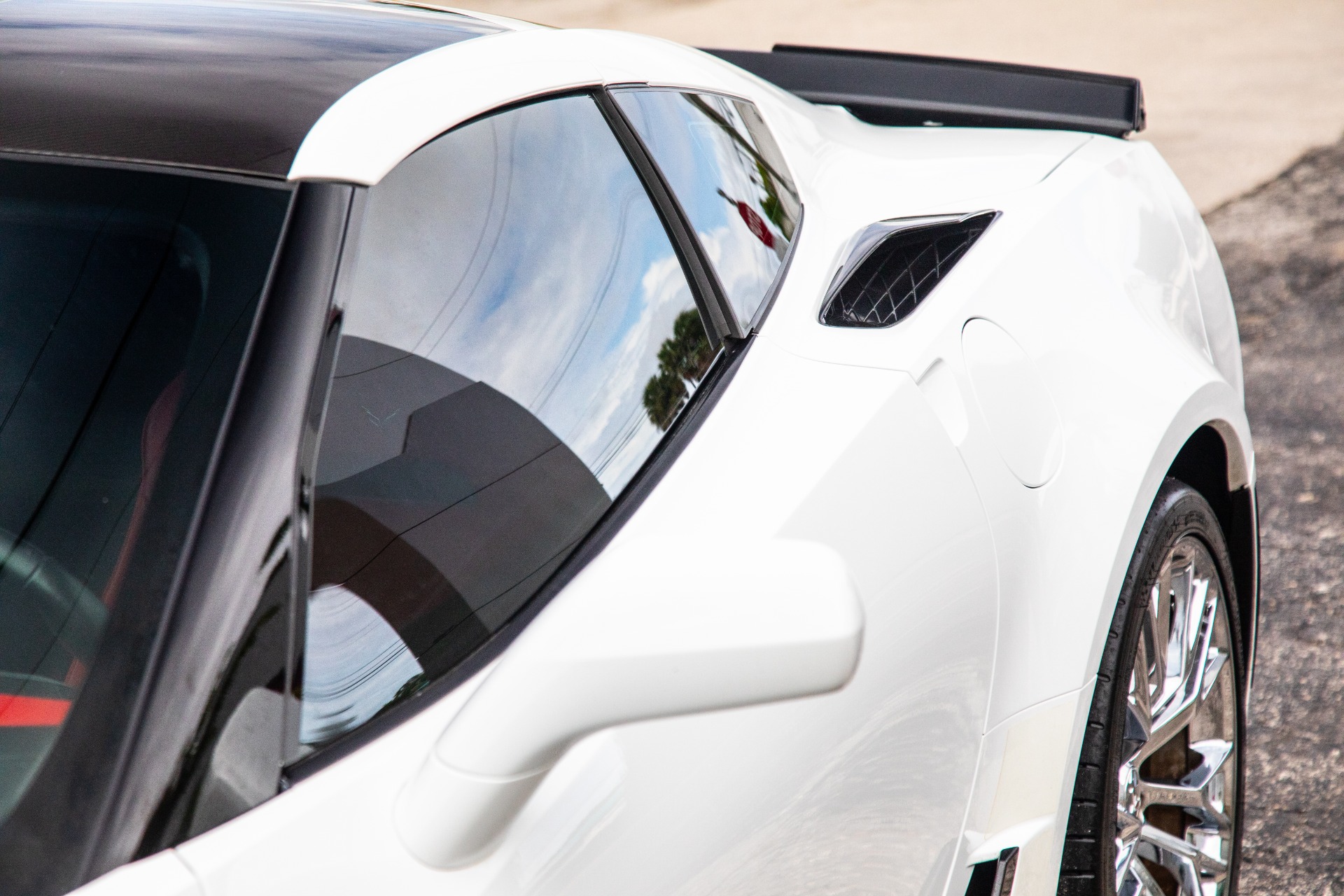 Used-2016-Chevrolet-Corvette-Z06