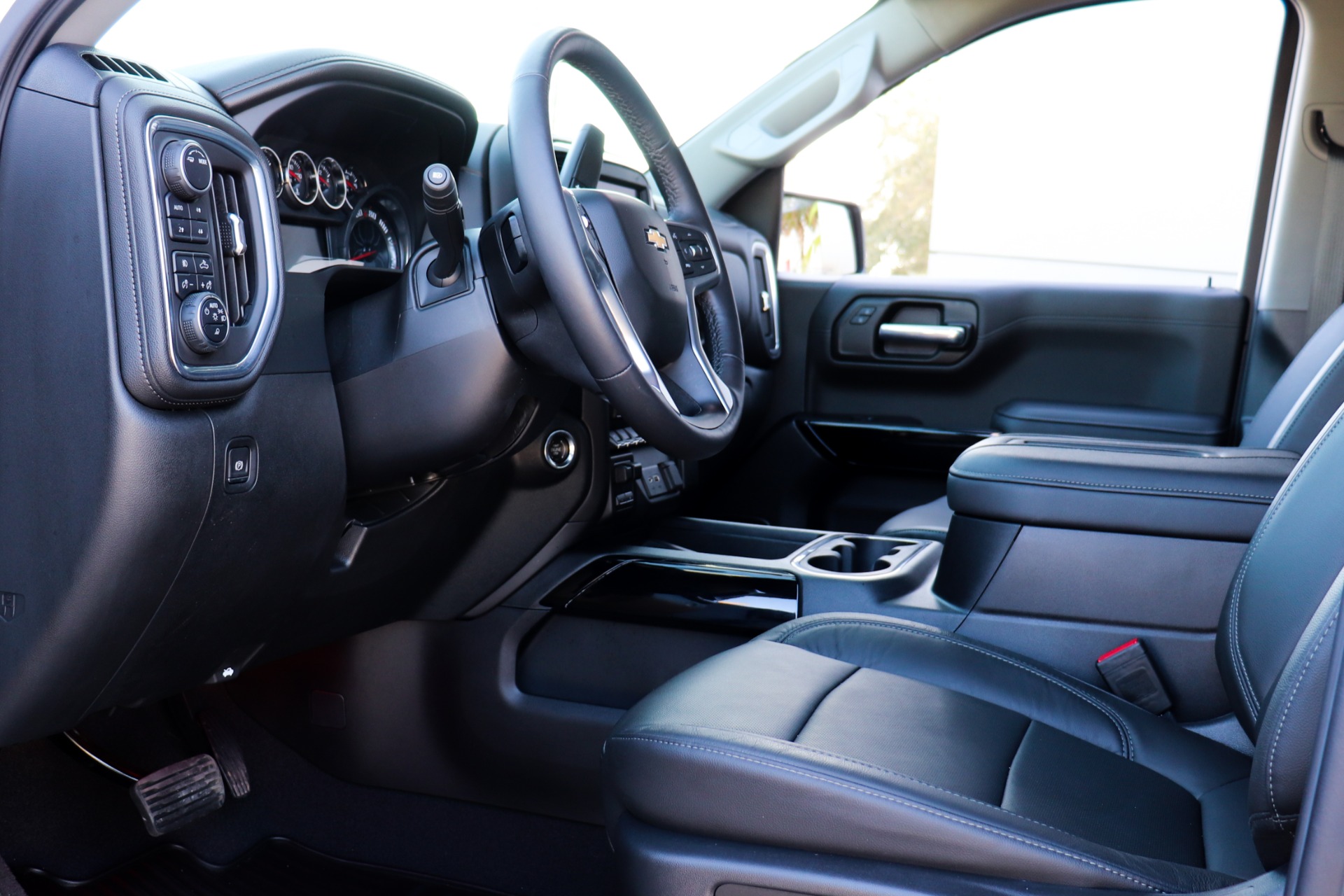 Used-2020-Chevrolet-Silverado-1500-LTZ
