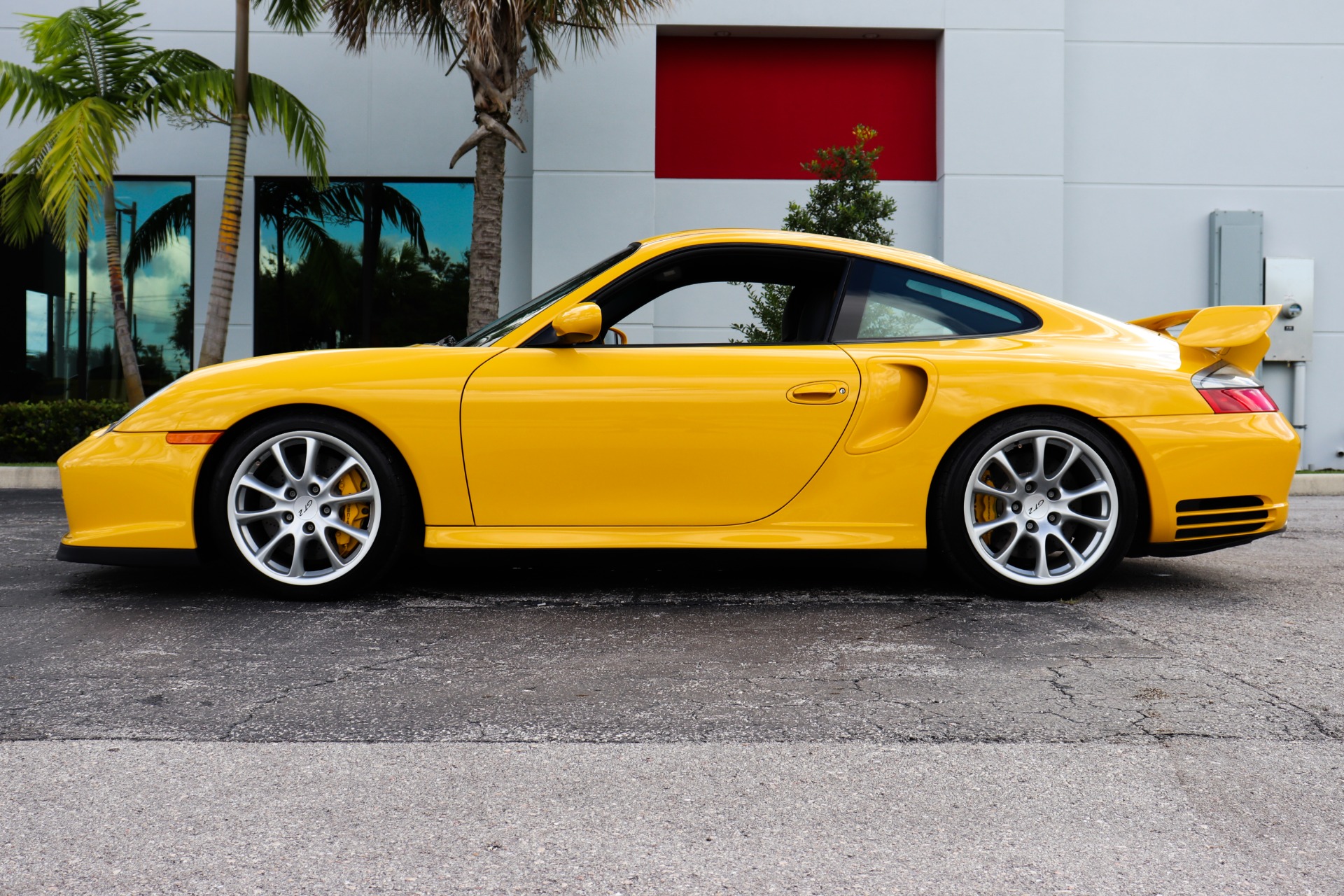 Used-2004-Porsche-911-GT2