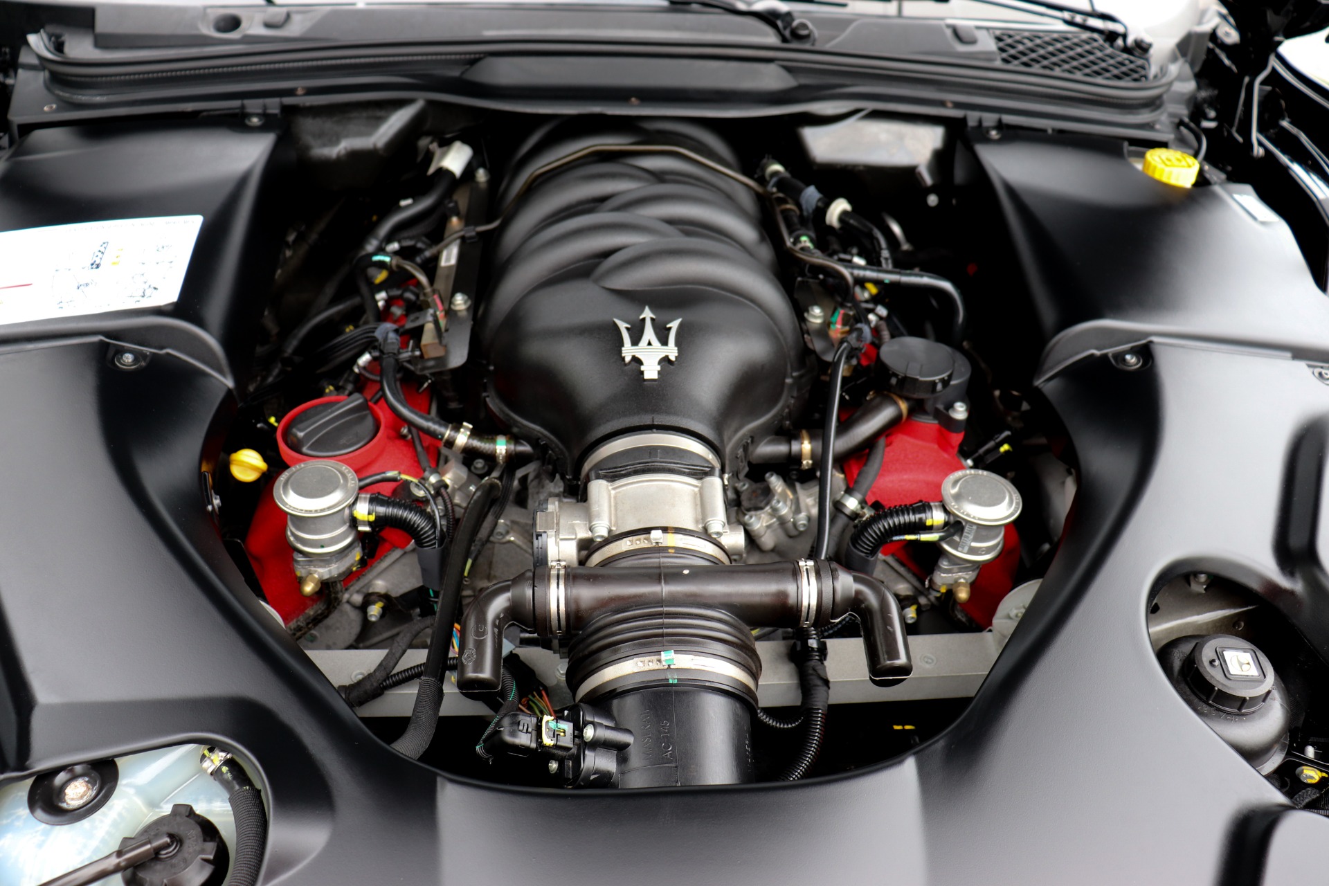 Used-2013-Maserati-GranTurismo-MC