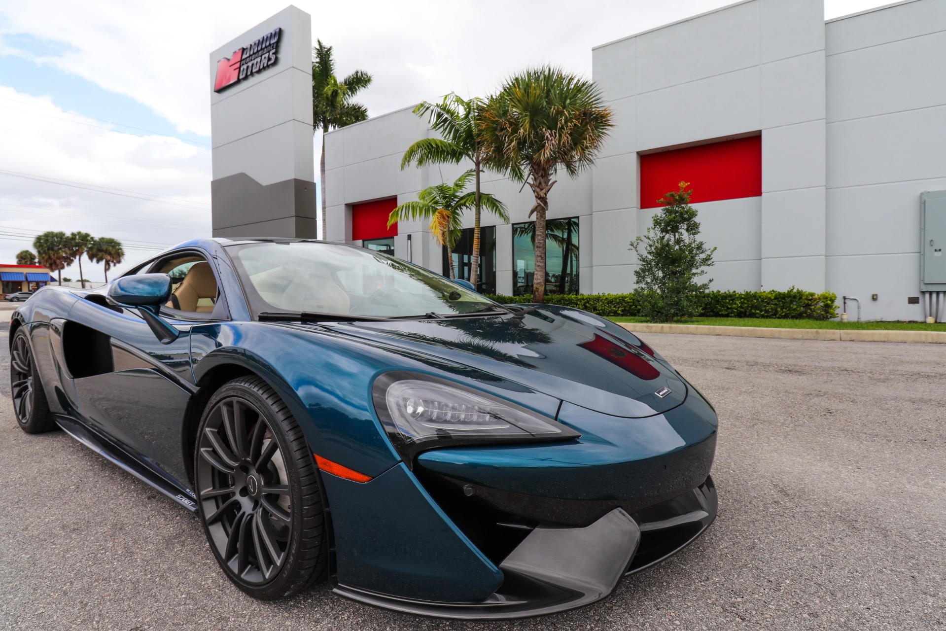 Used-2017-McLaren-570GT