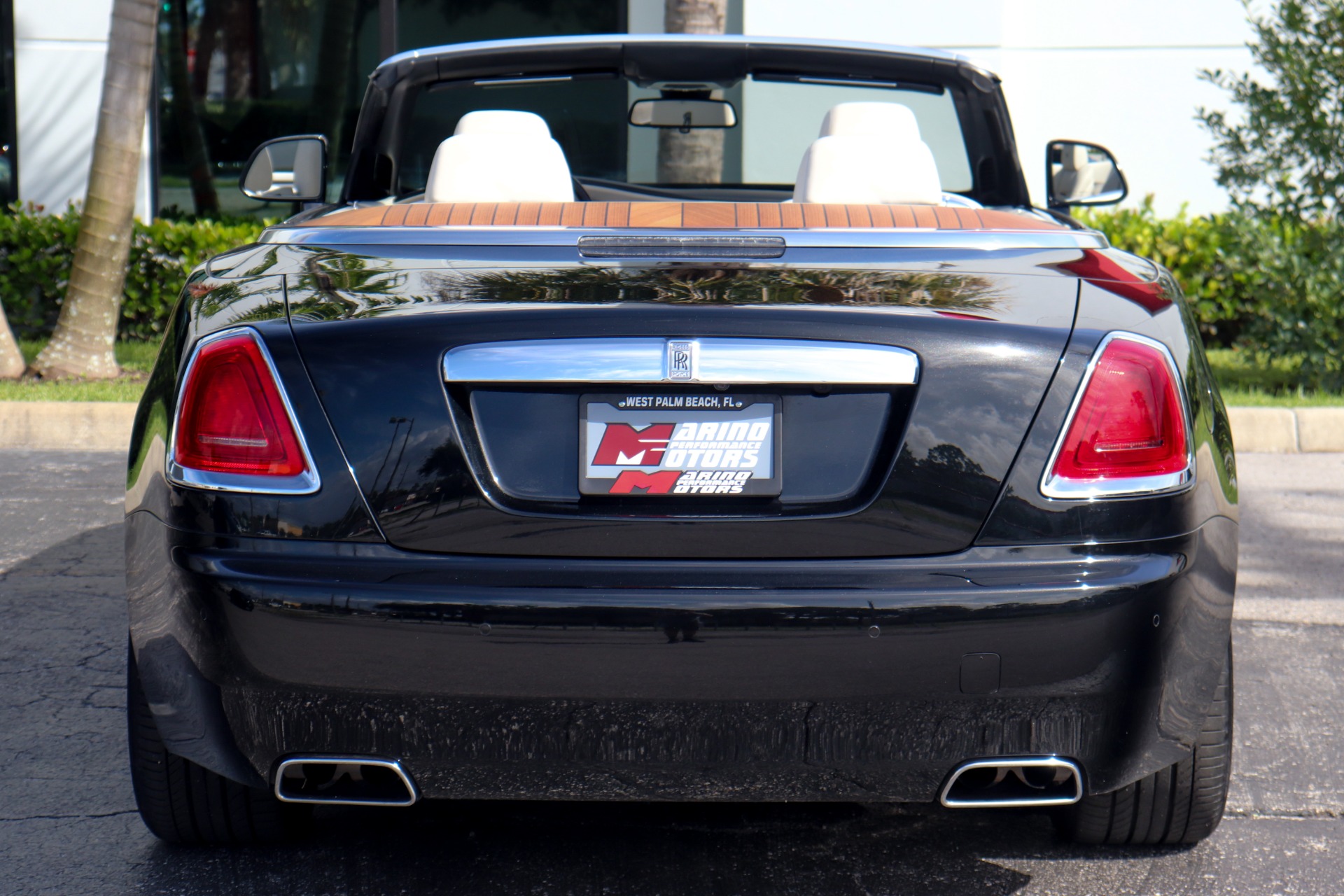 Used-2016-Rolls-Royce-Dawn