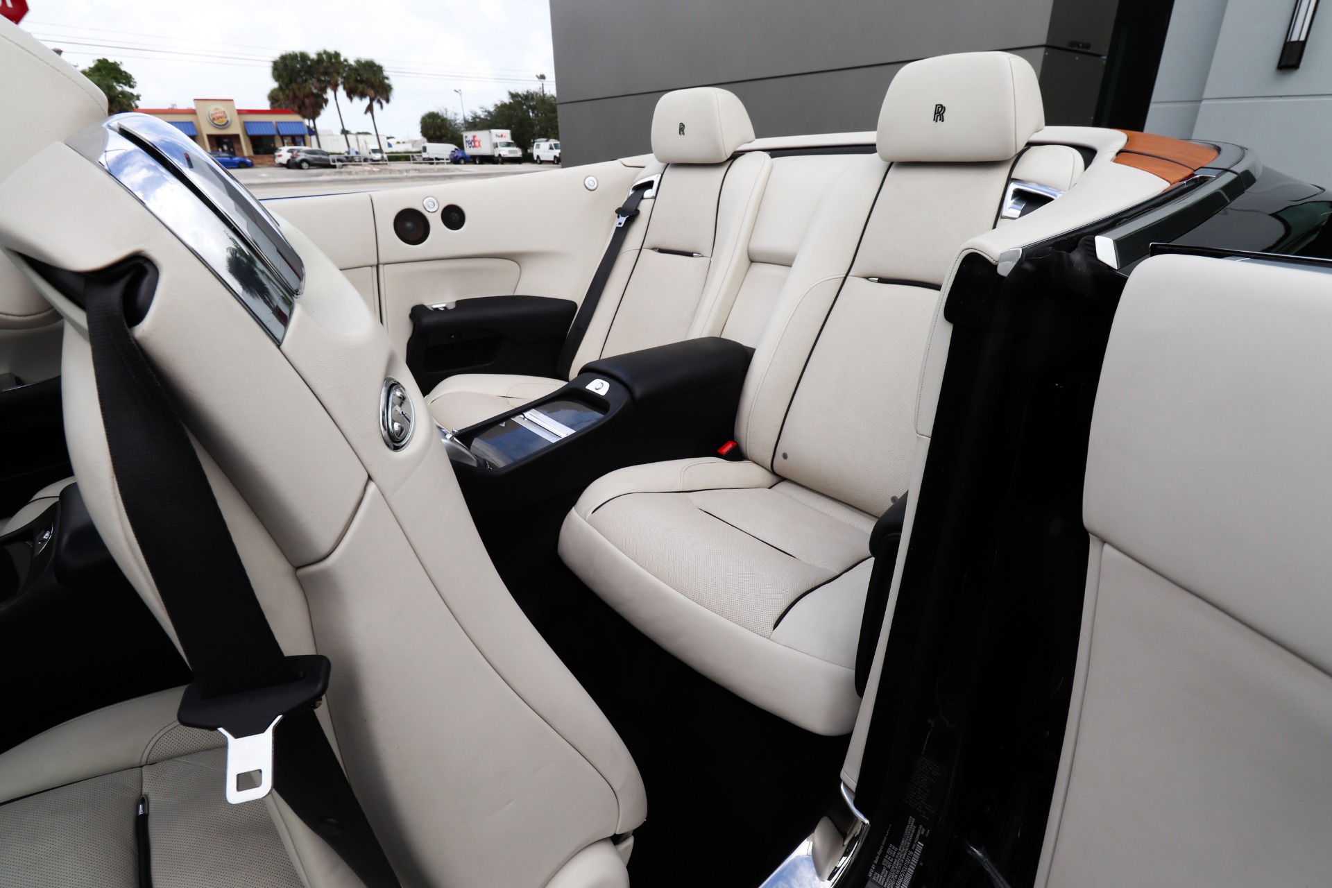 Used-2016-Rolls-Royce-Dawn