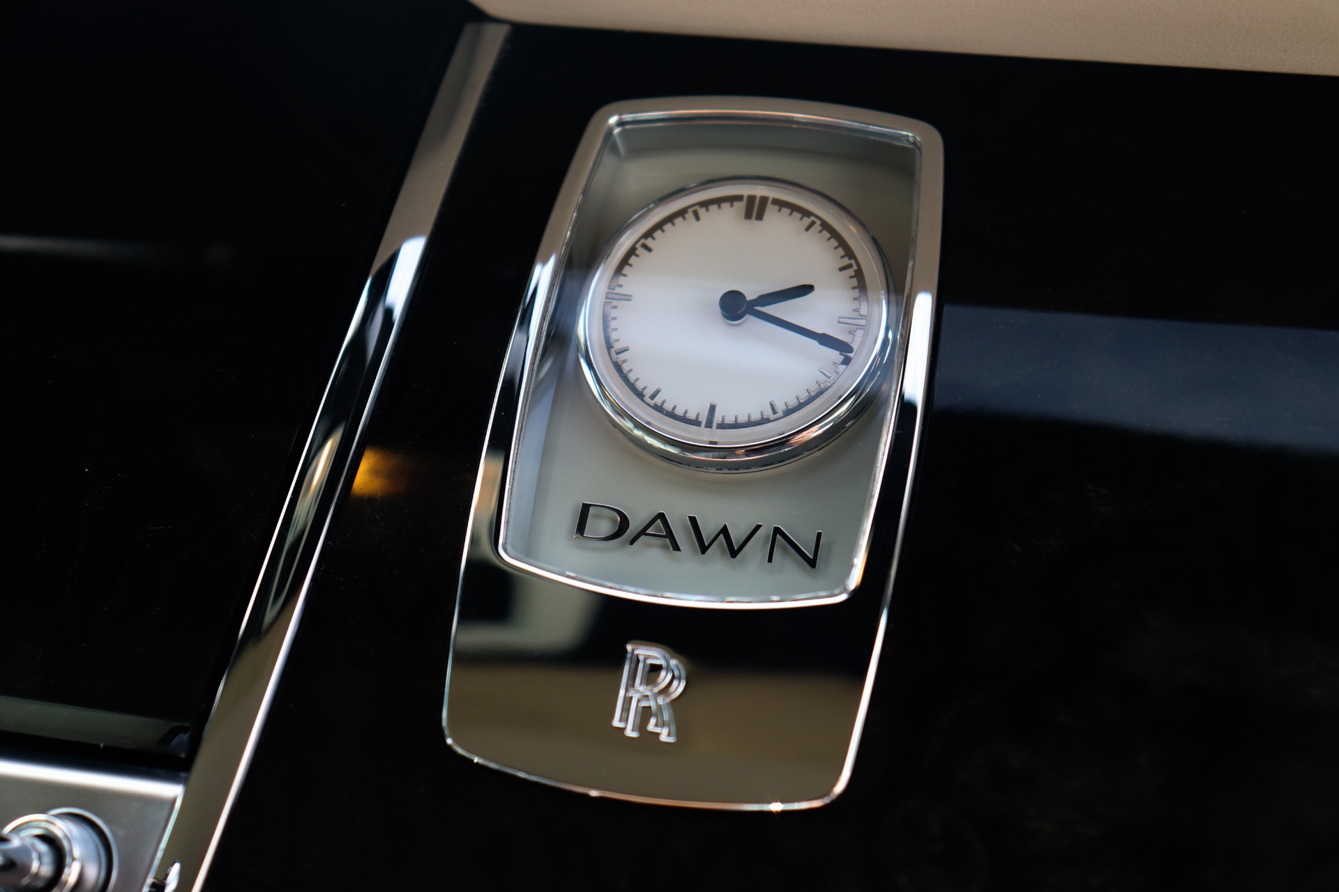 Used-2016-Rolls-Royce-Dawn
