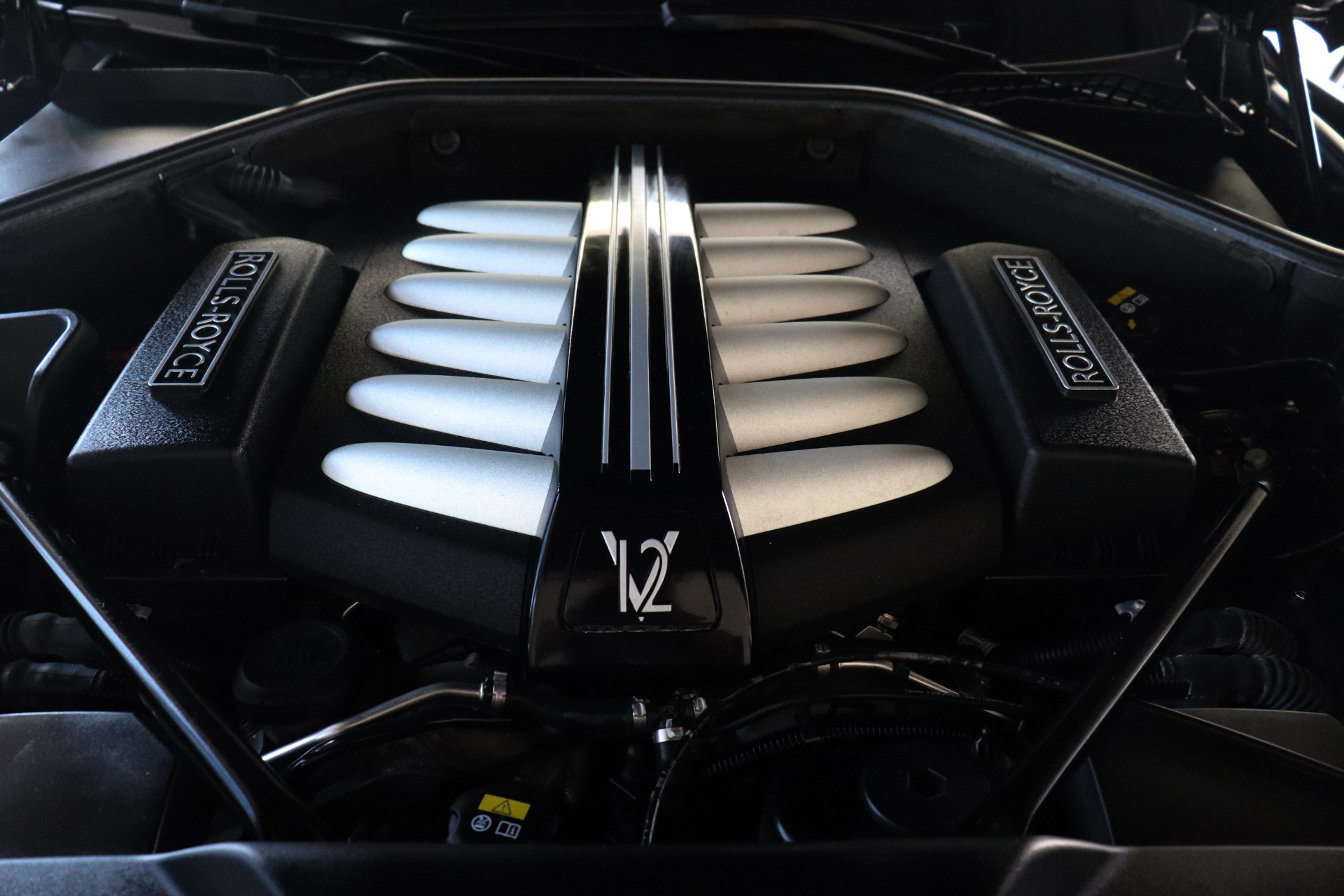 Used-2016-Rolls-Royce-Dawn
