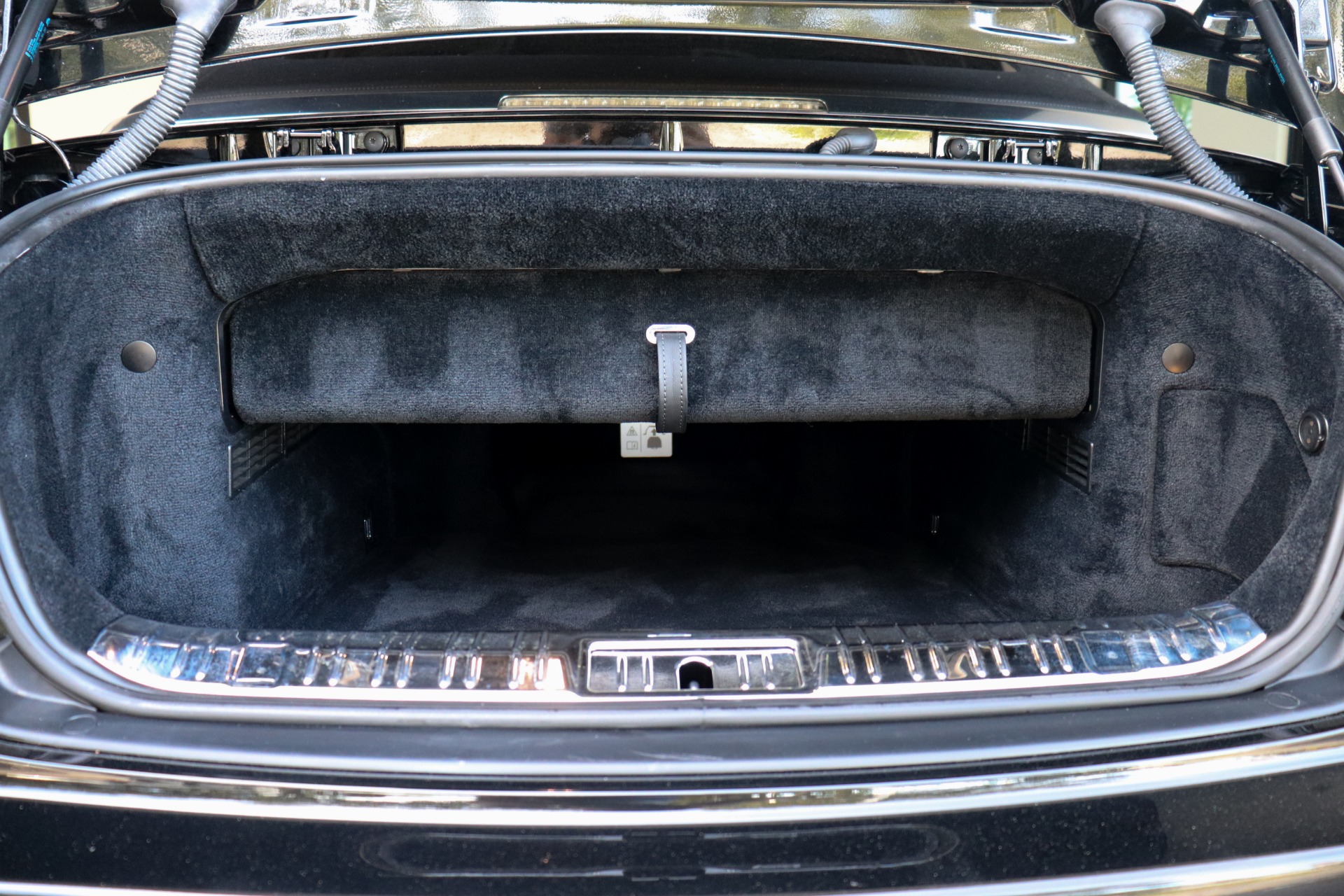 Used-2016-Rolls-Royce-Dawn