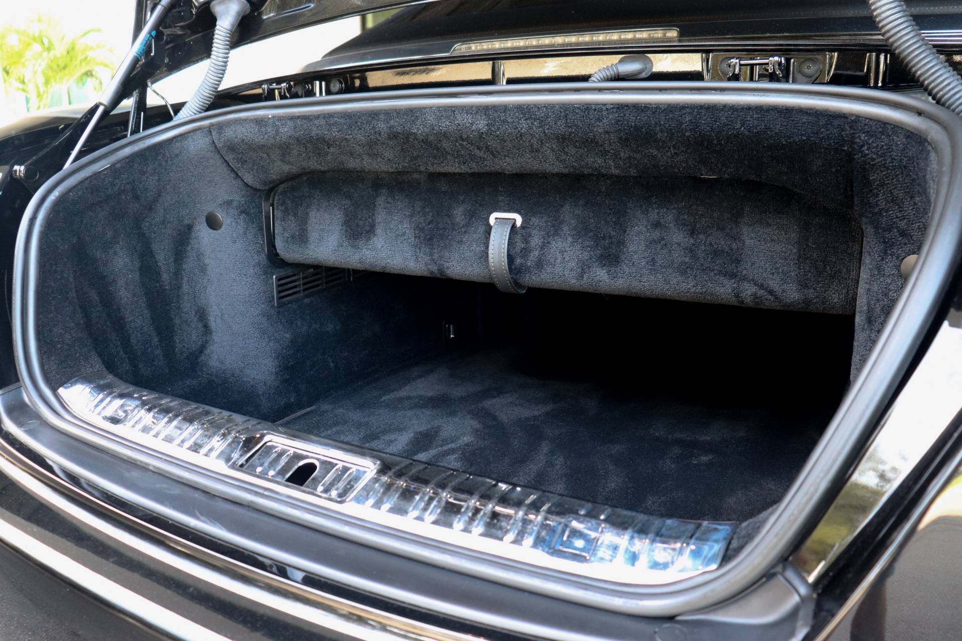 Used-2016-Rolls-Royce-Dawn