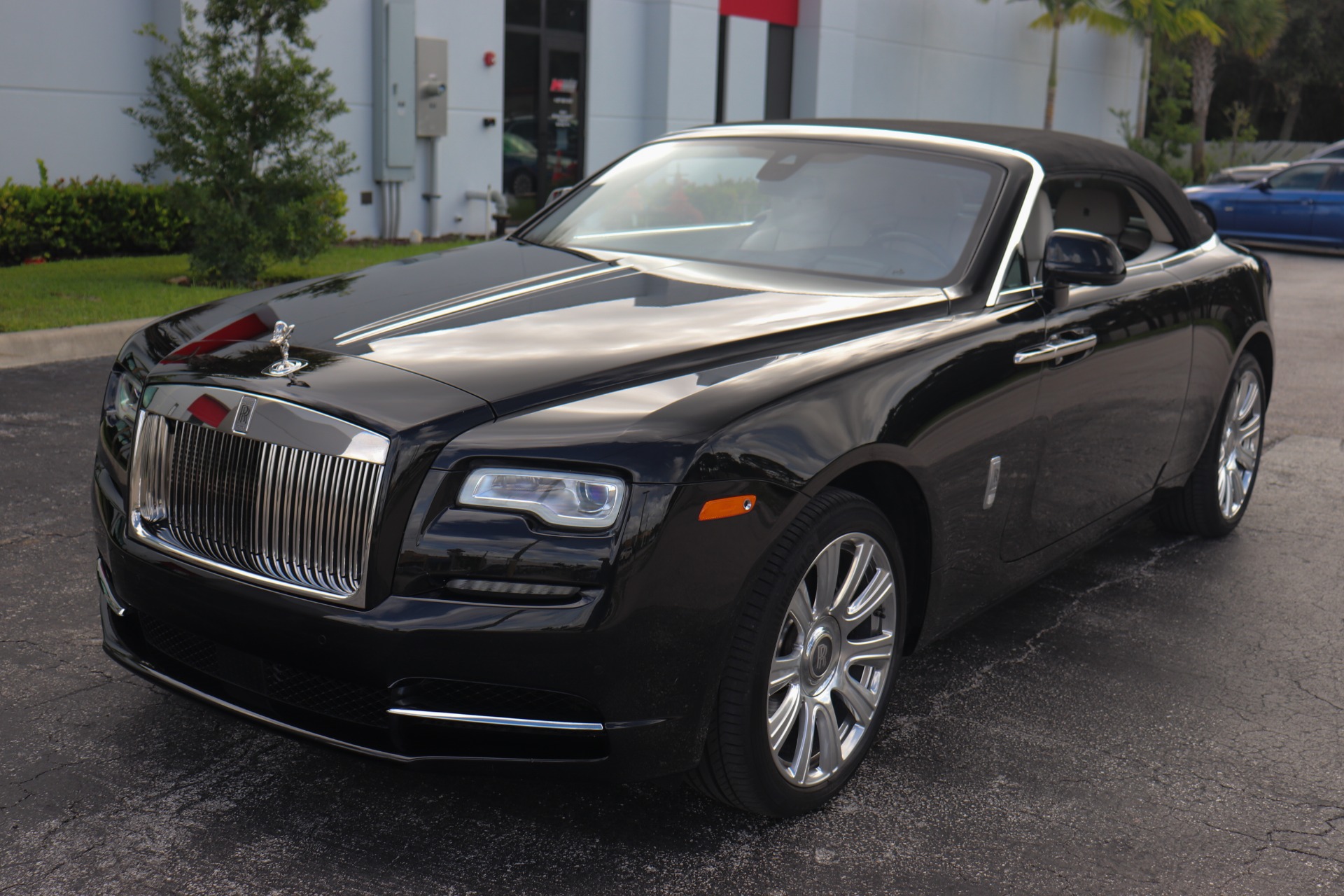 Used-2016-Rolls-Royce-Dawn