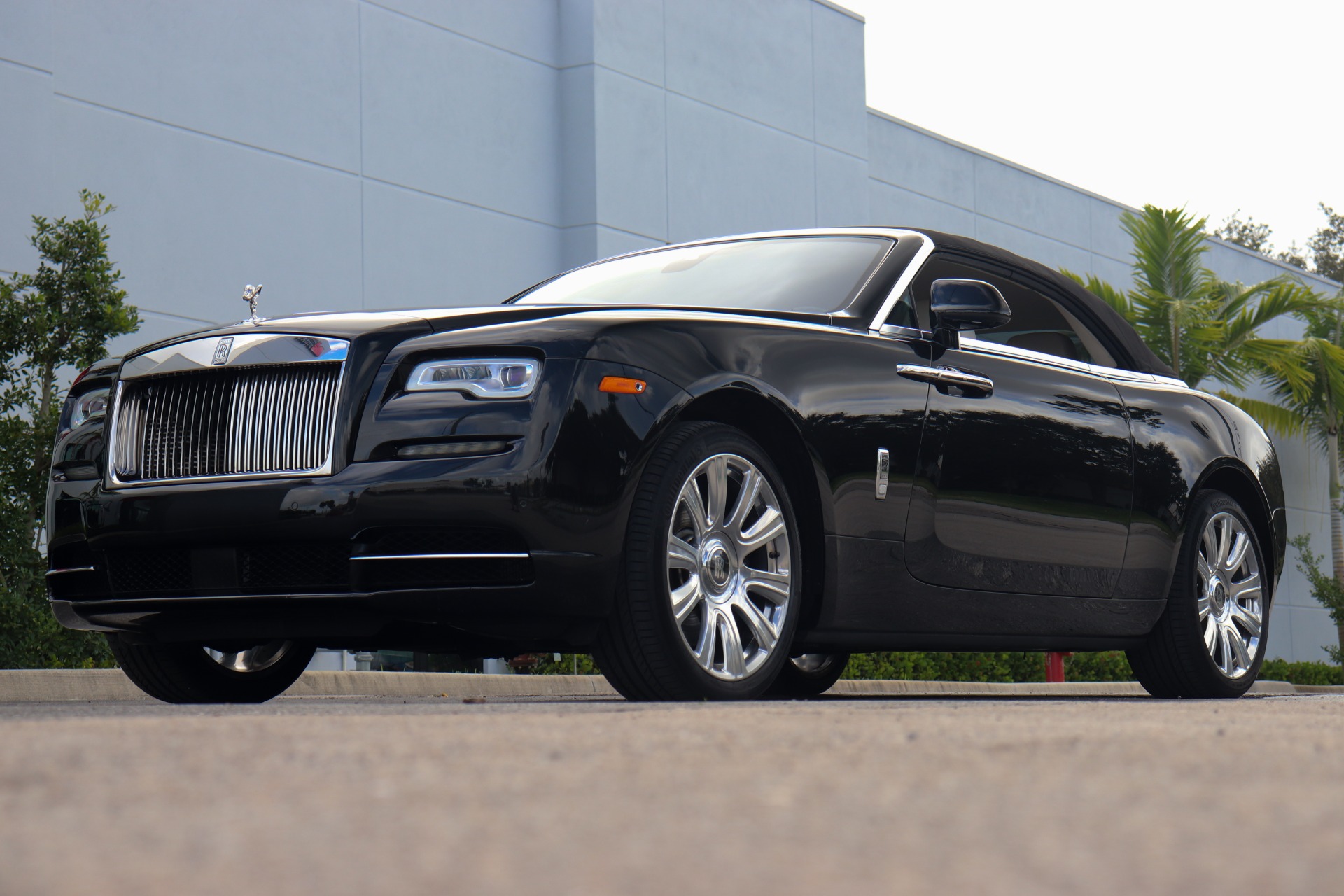 Used-2016-Rolls-Royce-Dawn