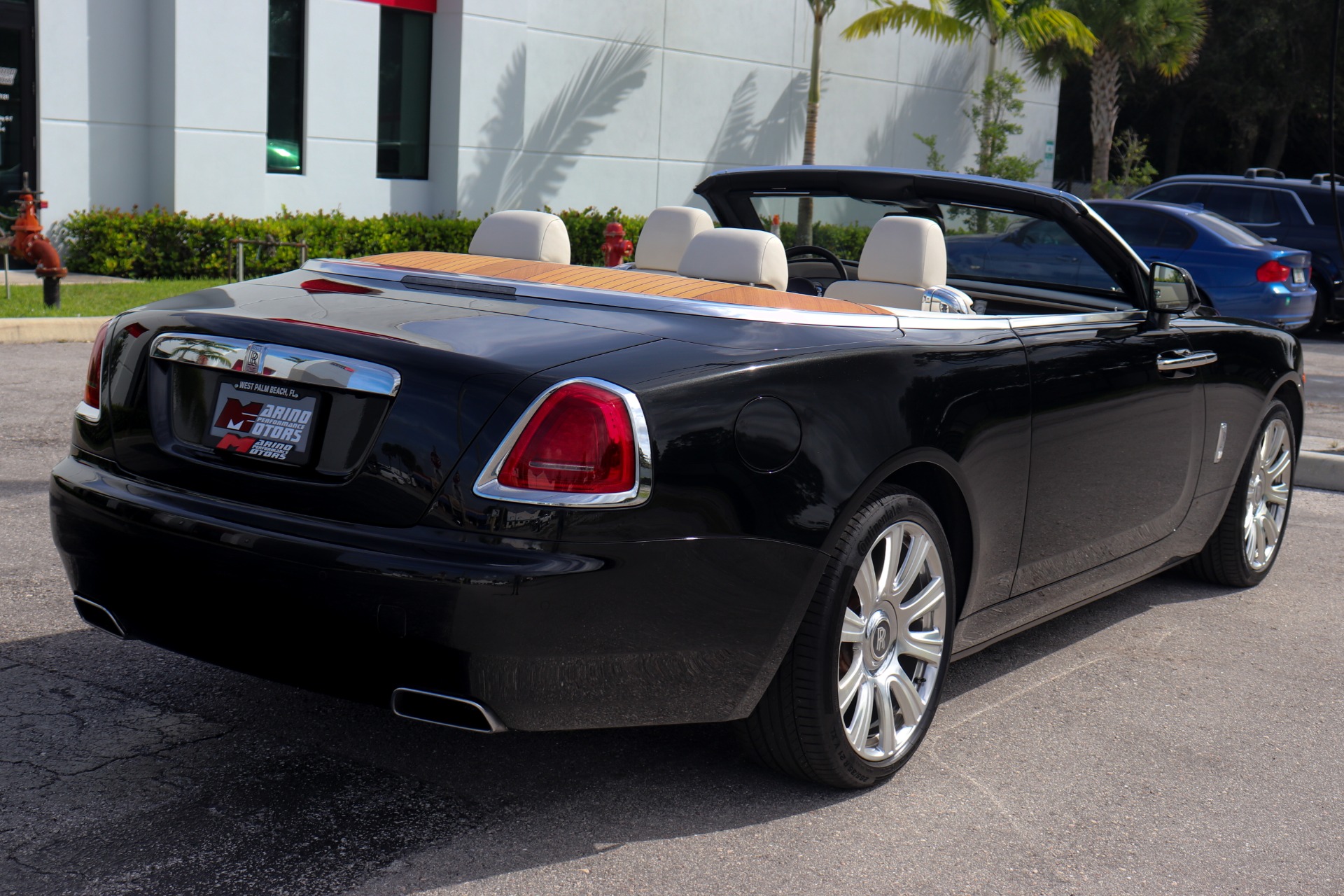 Used-2016-Rolls-Royce-Dawn