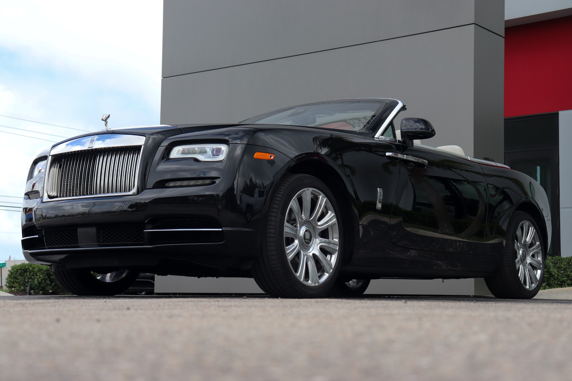 Used-2016-Rolls-Royce-Dawn