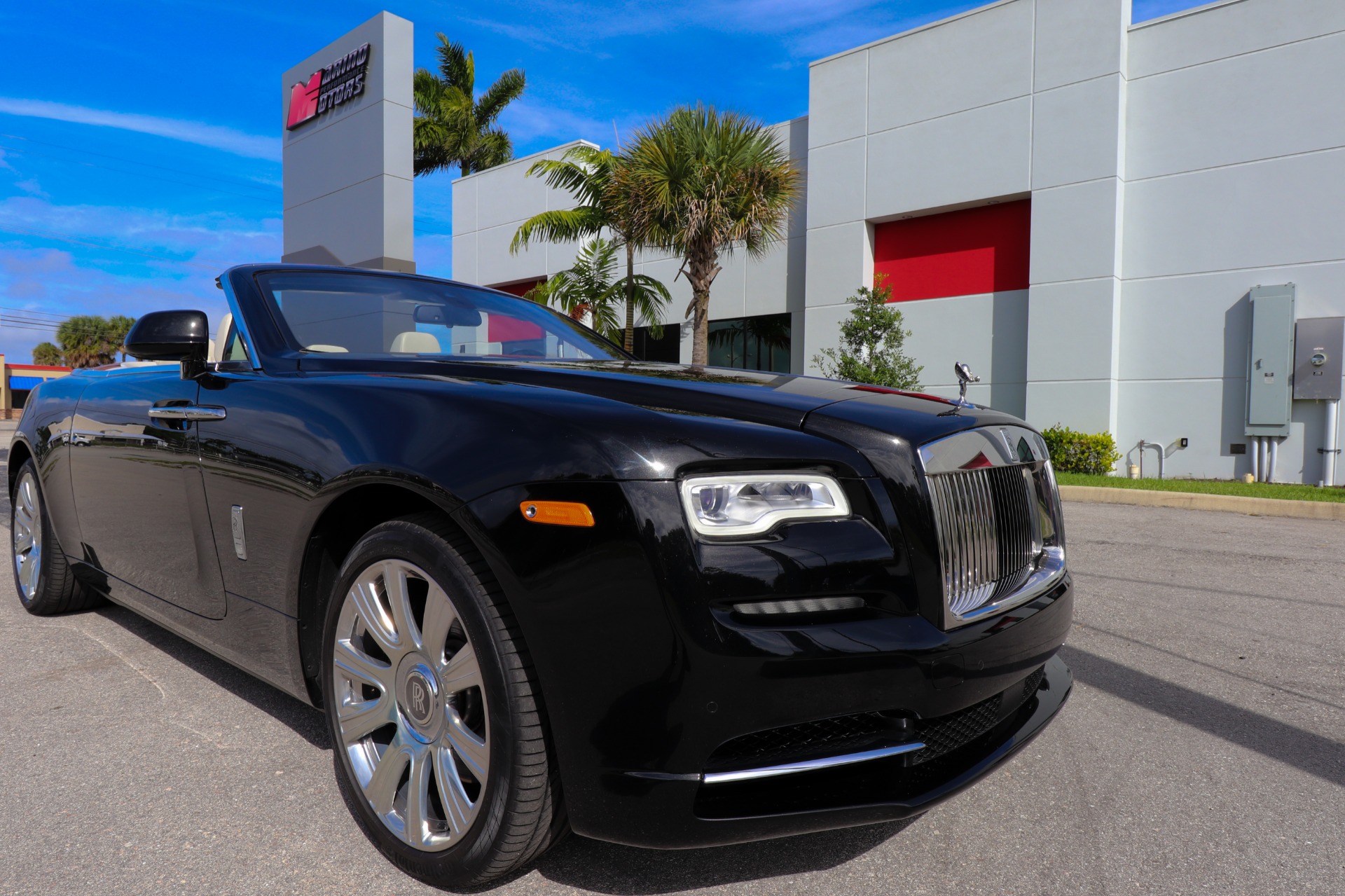 Used-2016-Rolls-Royce-Dawn
