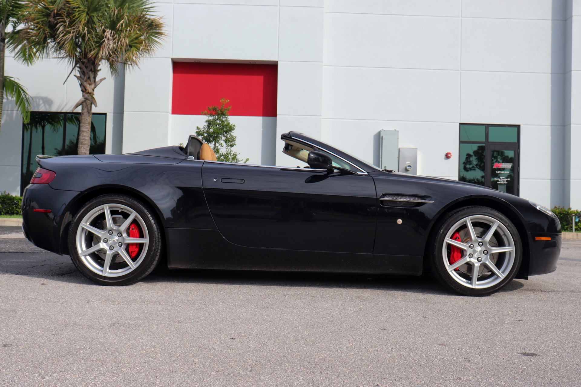 Used-2008-Aston-Martin-V8-Vantage-Roadster