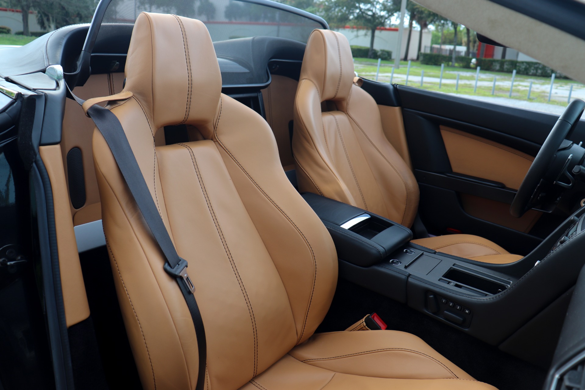 Used-2008-Aston-Martin-V8-Vantage-Roadster