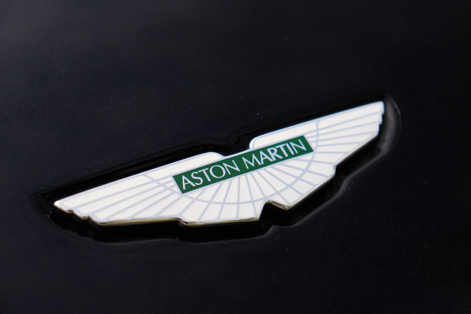 Used-2008-Aston-Martin-V8-Vantage-Roadster
