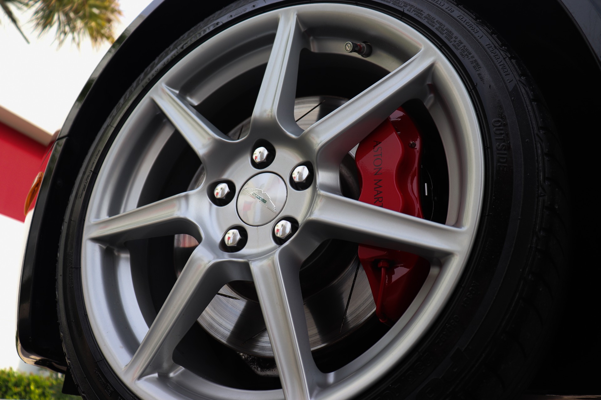 Used-2008-Aston-Martin-V8-Vantage-Roadster