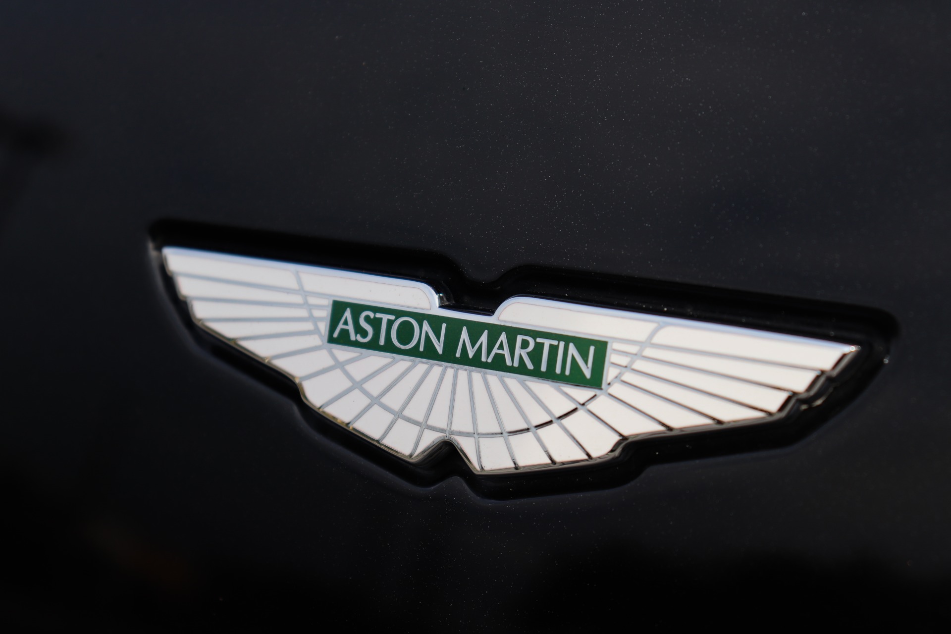 Used-2008-Aston-Martin-V8-Vantage-Roadster
