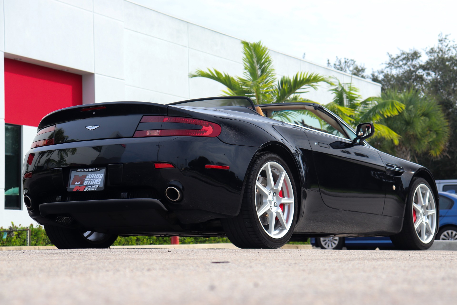 Used-2008-Aston-Martin-V8-Vantage-Roadster