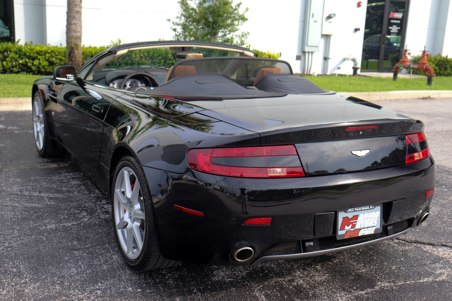 Used-2008-Aston-Martin-V8-Vantage-Roadster