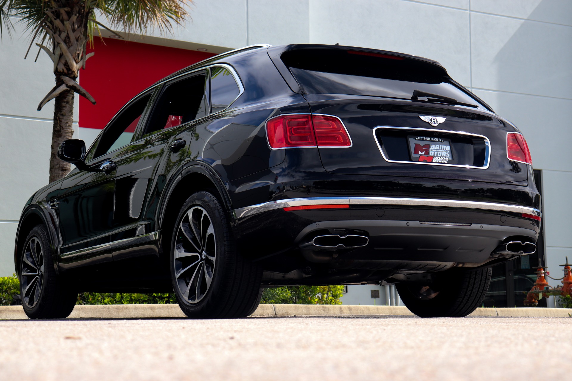 Used-2019-Bentley-Bentayga-V8