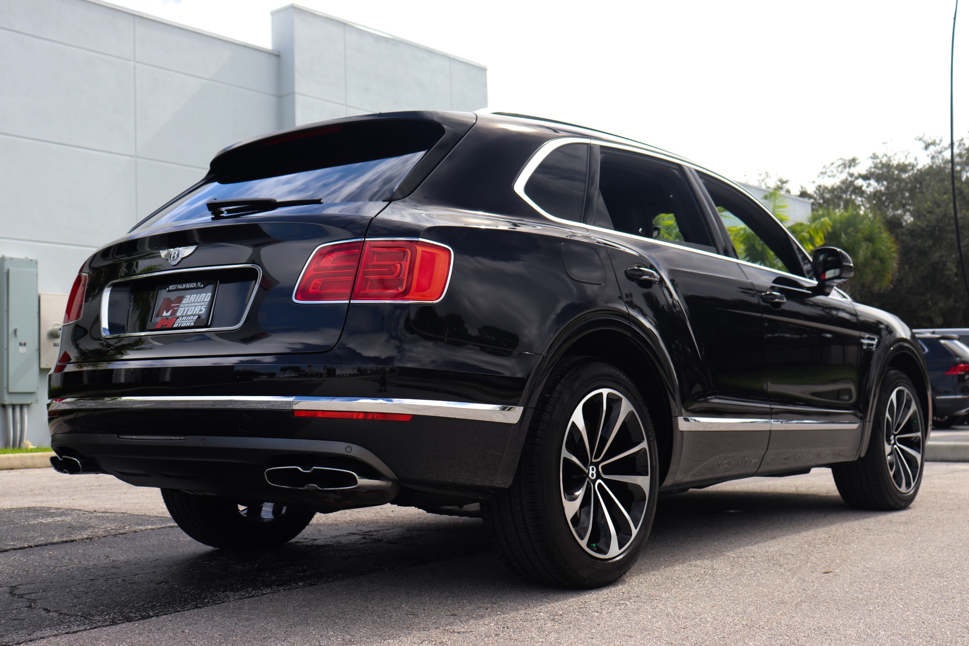Used-2019-Bentley-Bentayga-V8
