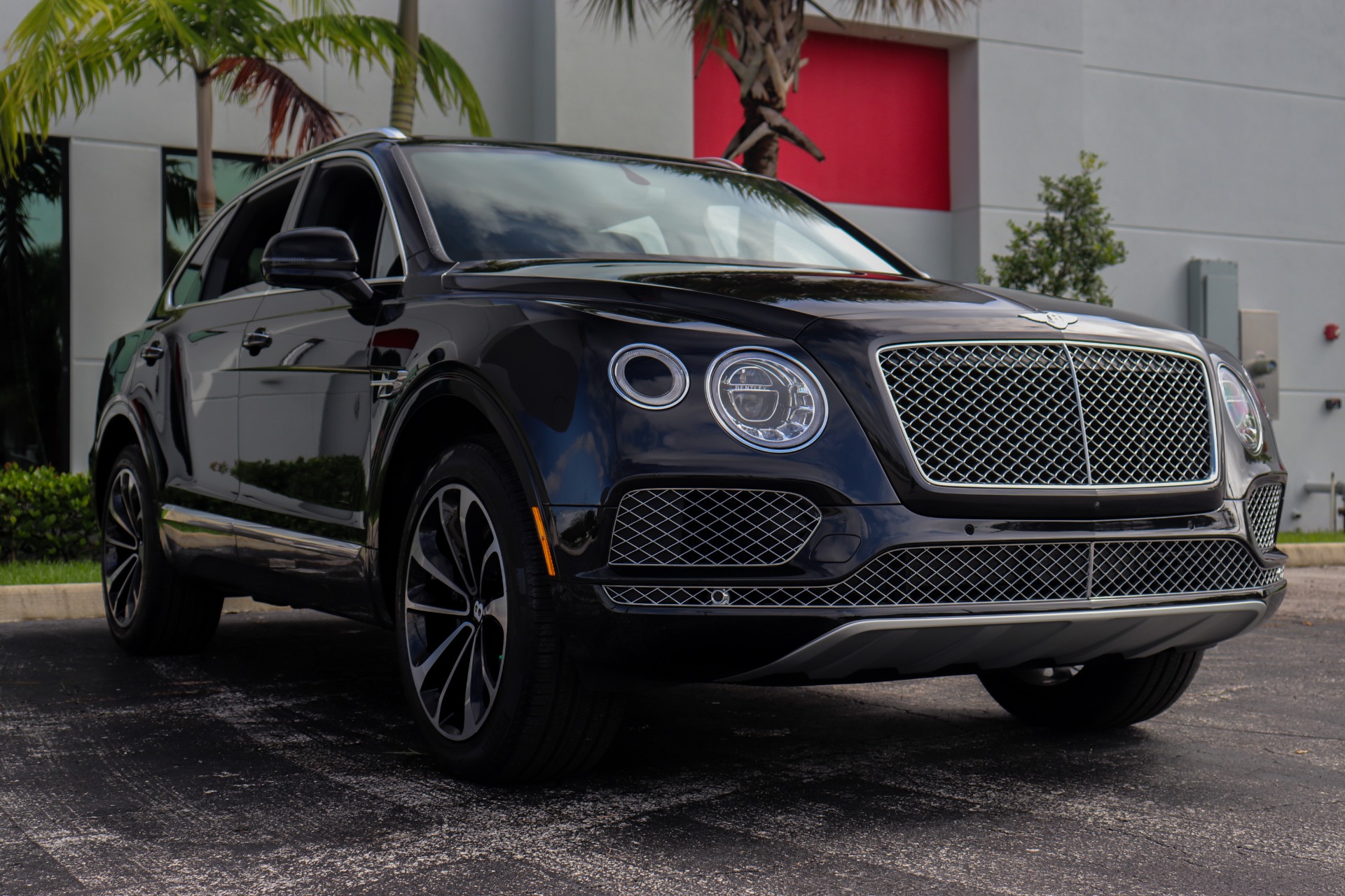 Used-2019-Bentley-Bentayga-V8