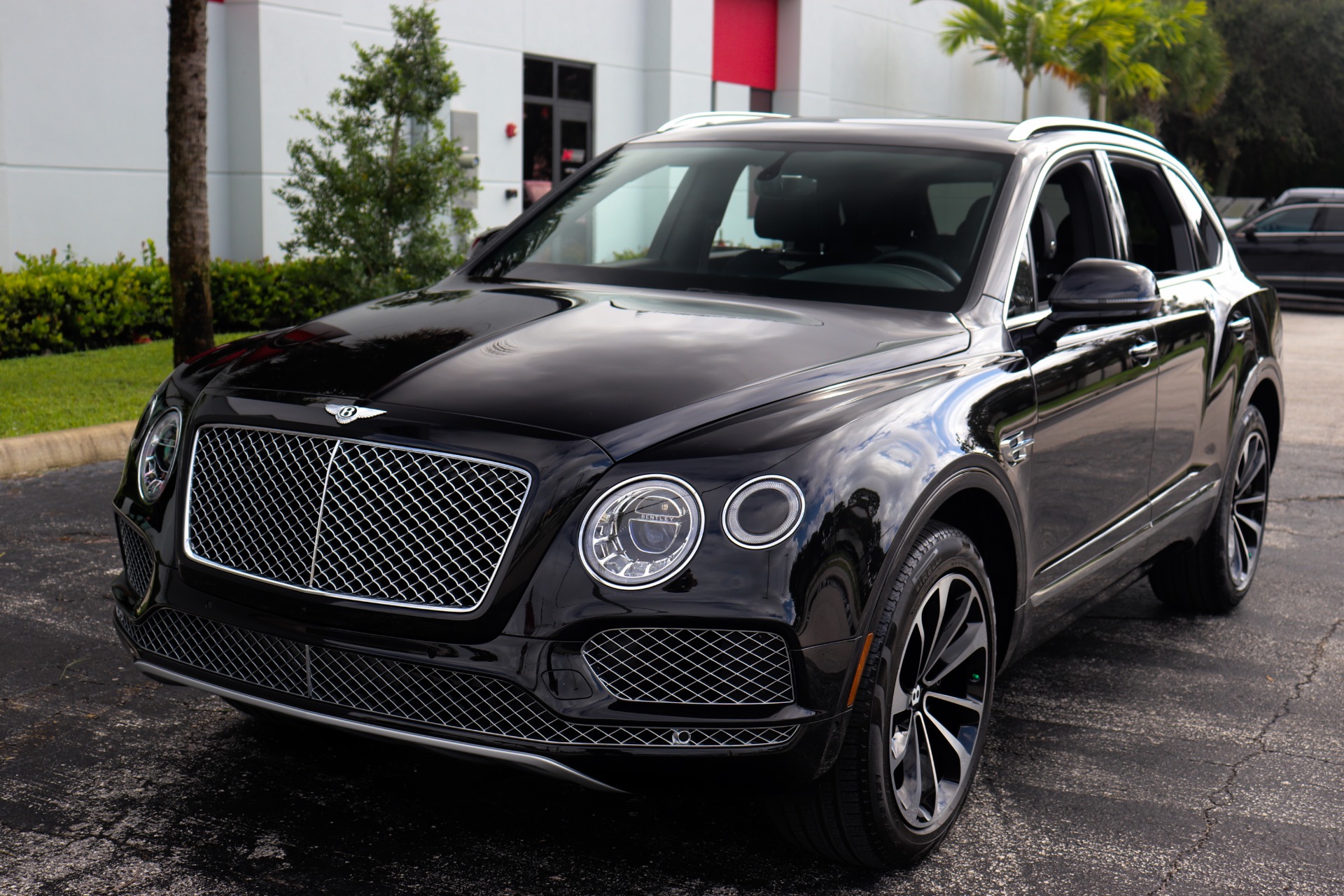 Used-2019-Bentley-Bentayga-V8