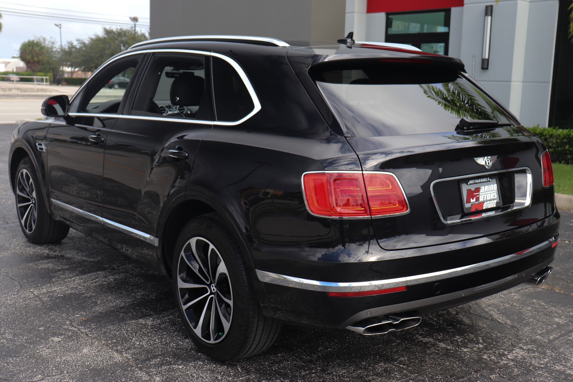 Used-2019-Bentley-Bentayga-V8