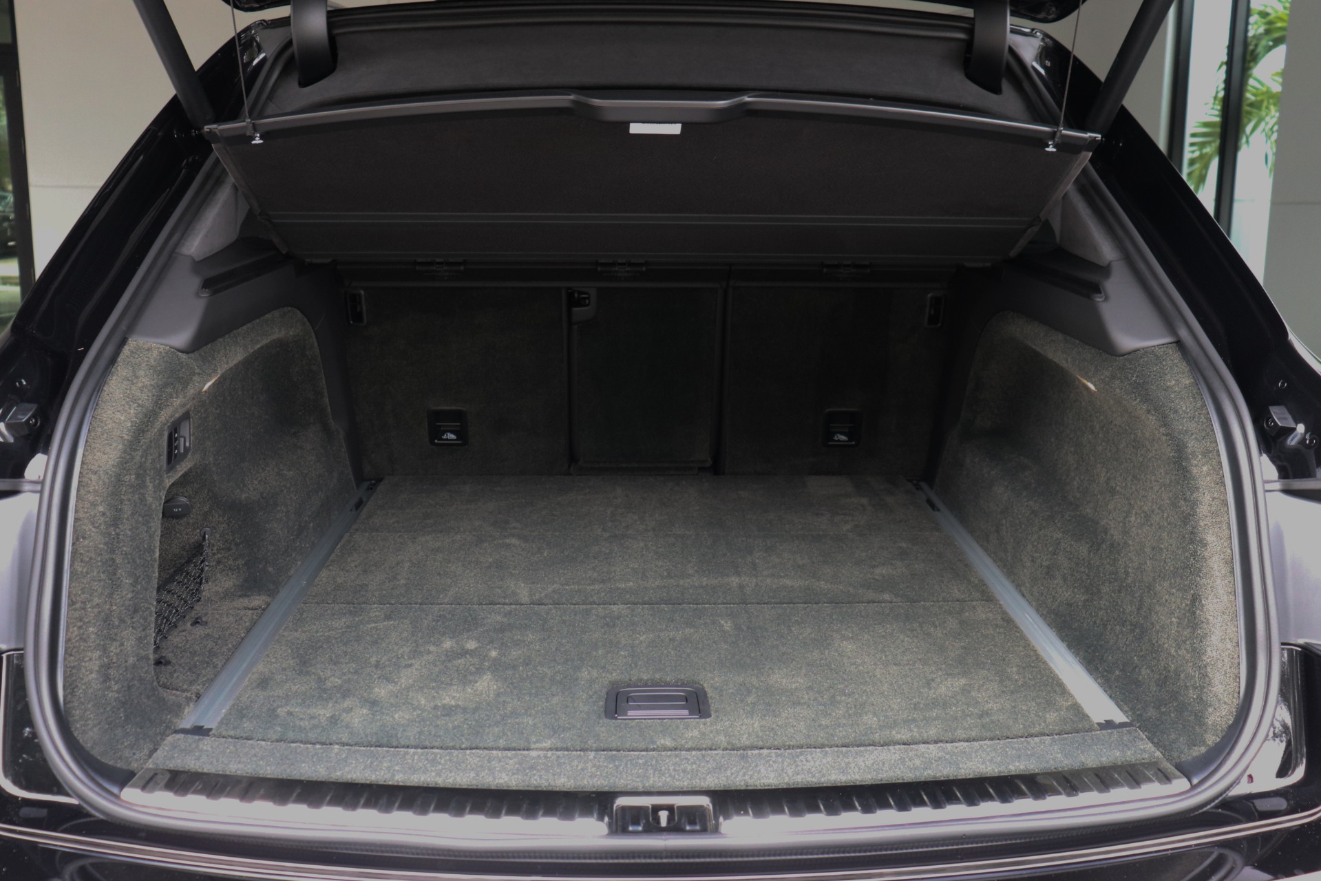 Used-2019-Bentley-Bentayga-V8