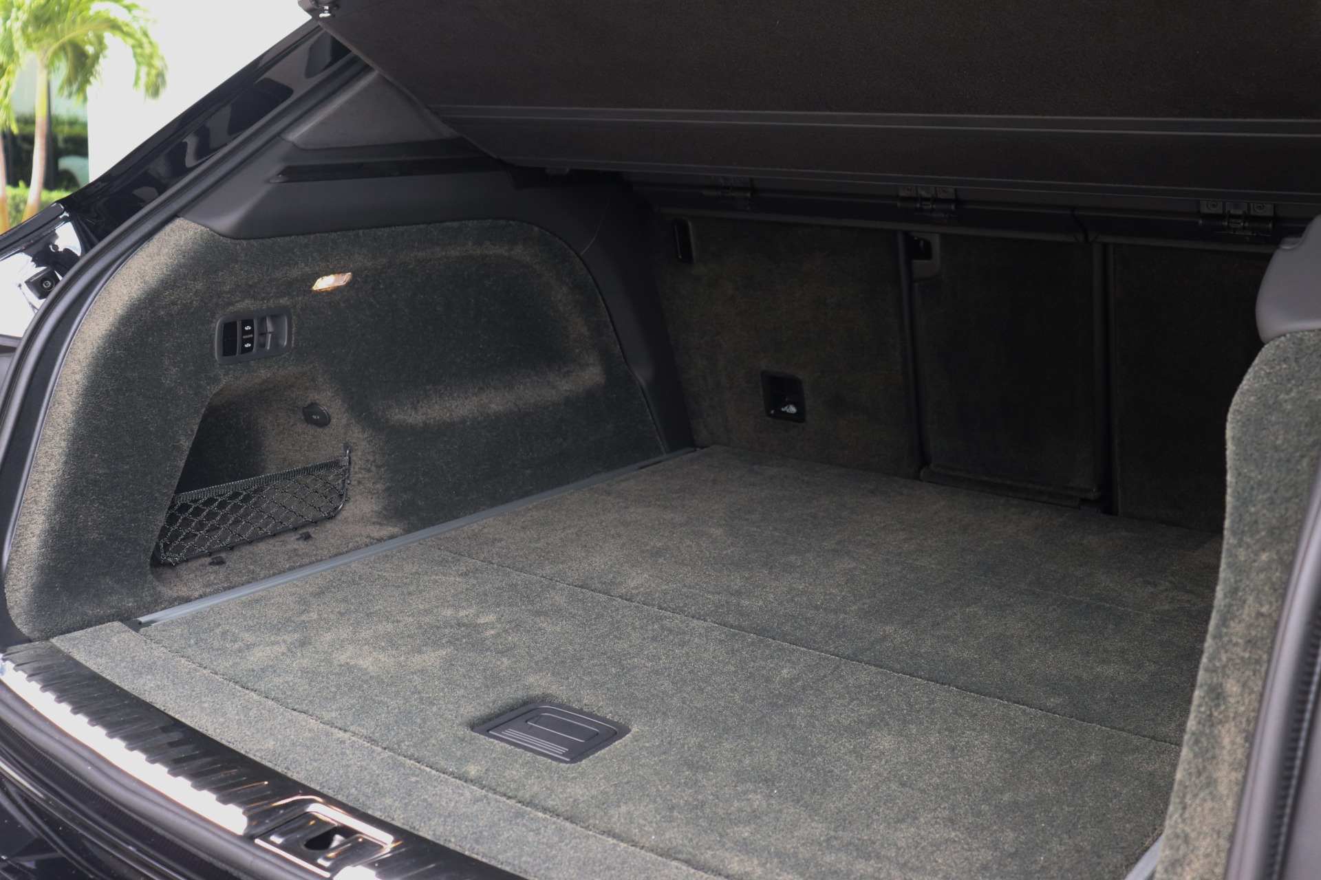 Used-2019-Bentley-Bentayga-V8