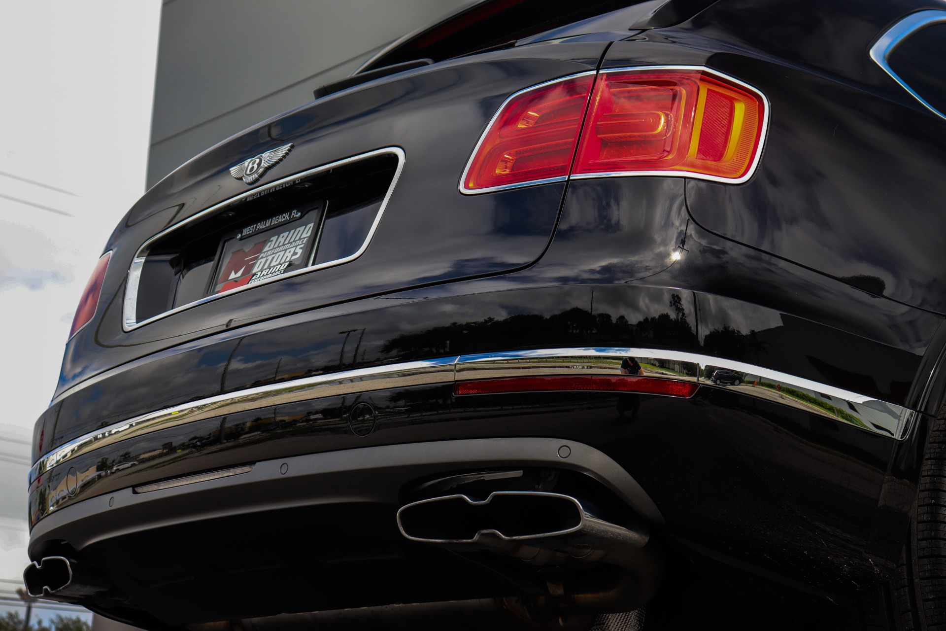 Used-2019-Bentley-Bentayga-V8