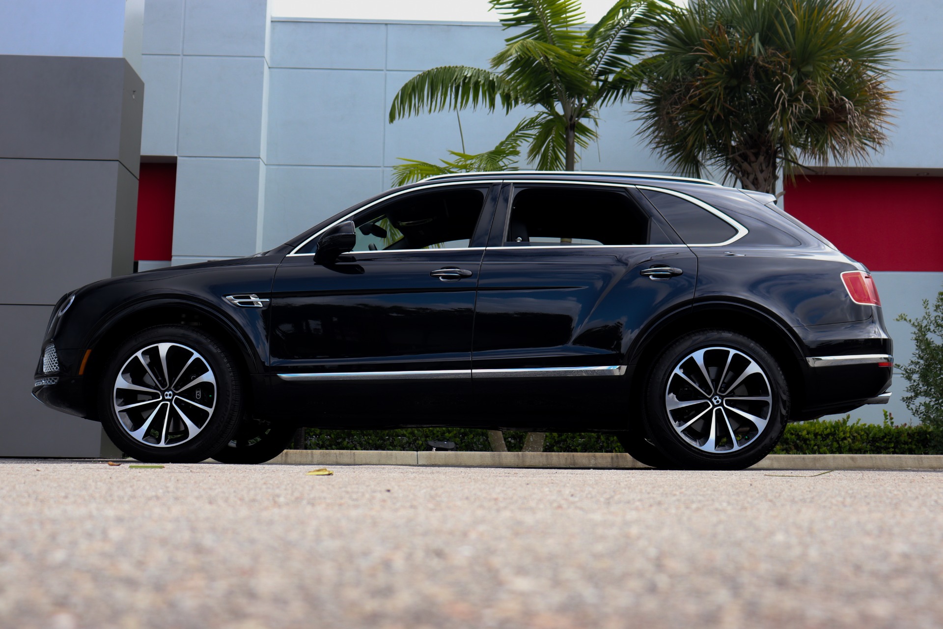 Used-2019-Bentley-Bentayga-V8