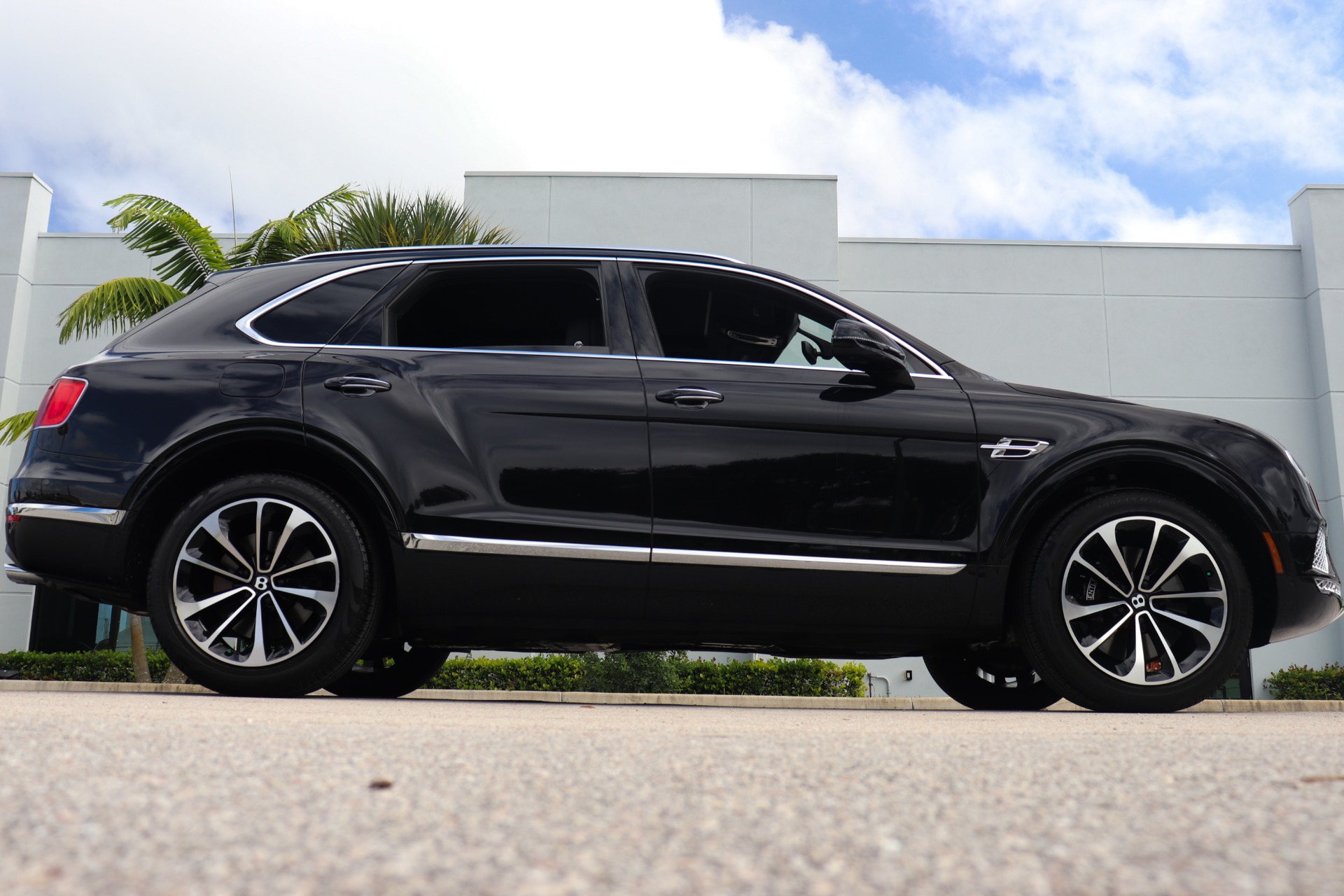 Used-2019-Bentley-Bentayga-V8