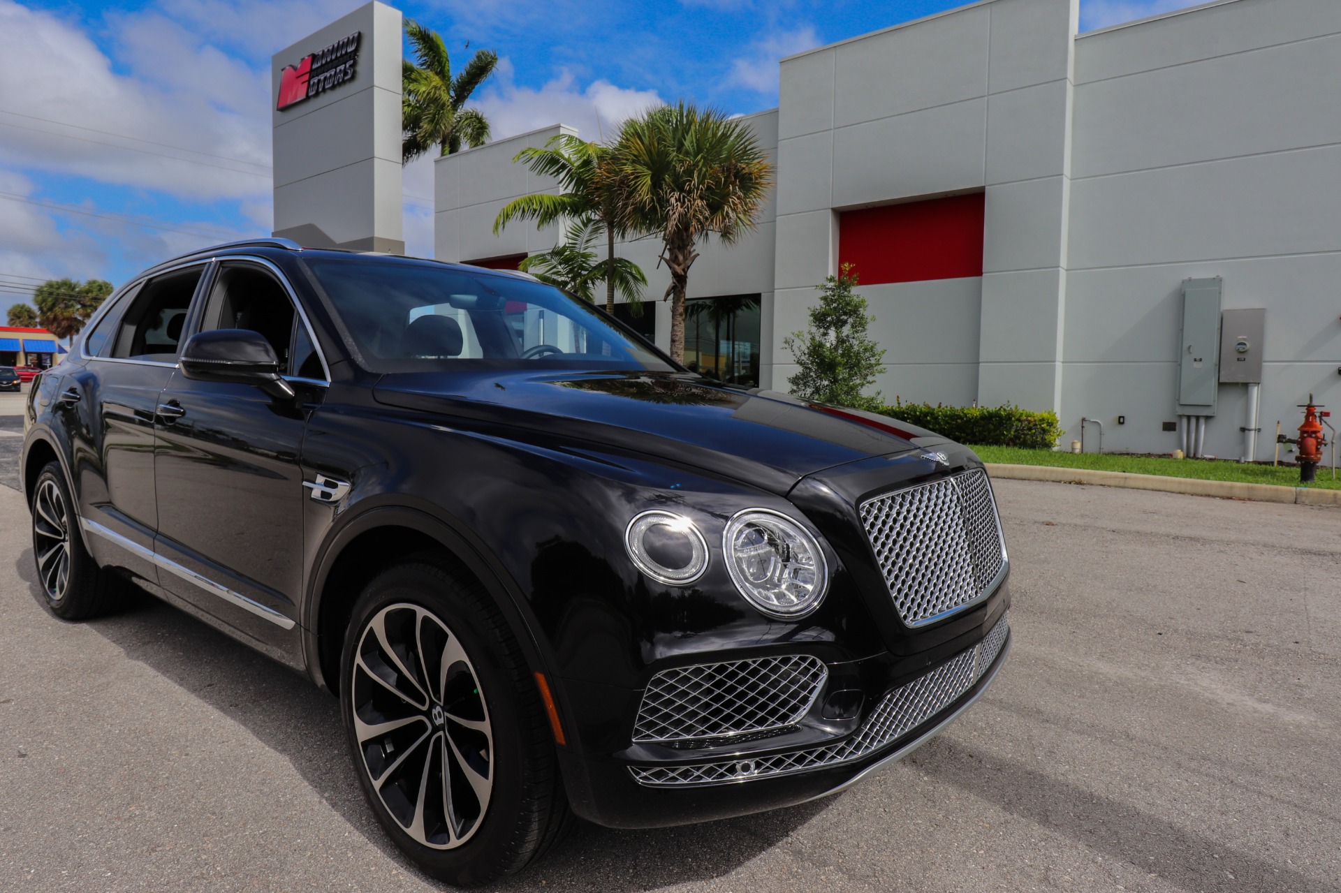 Used-2019-Bentley-Bentayga-V8