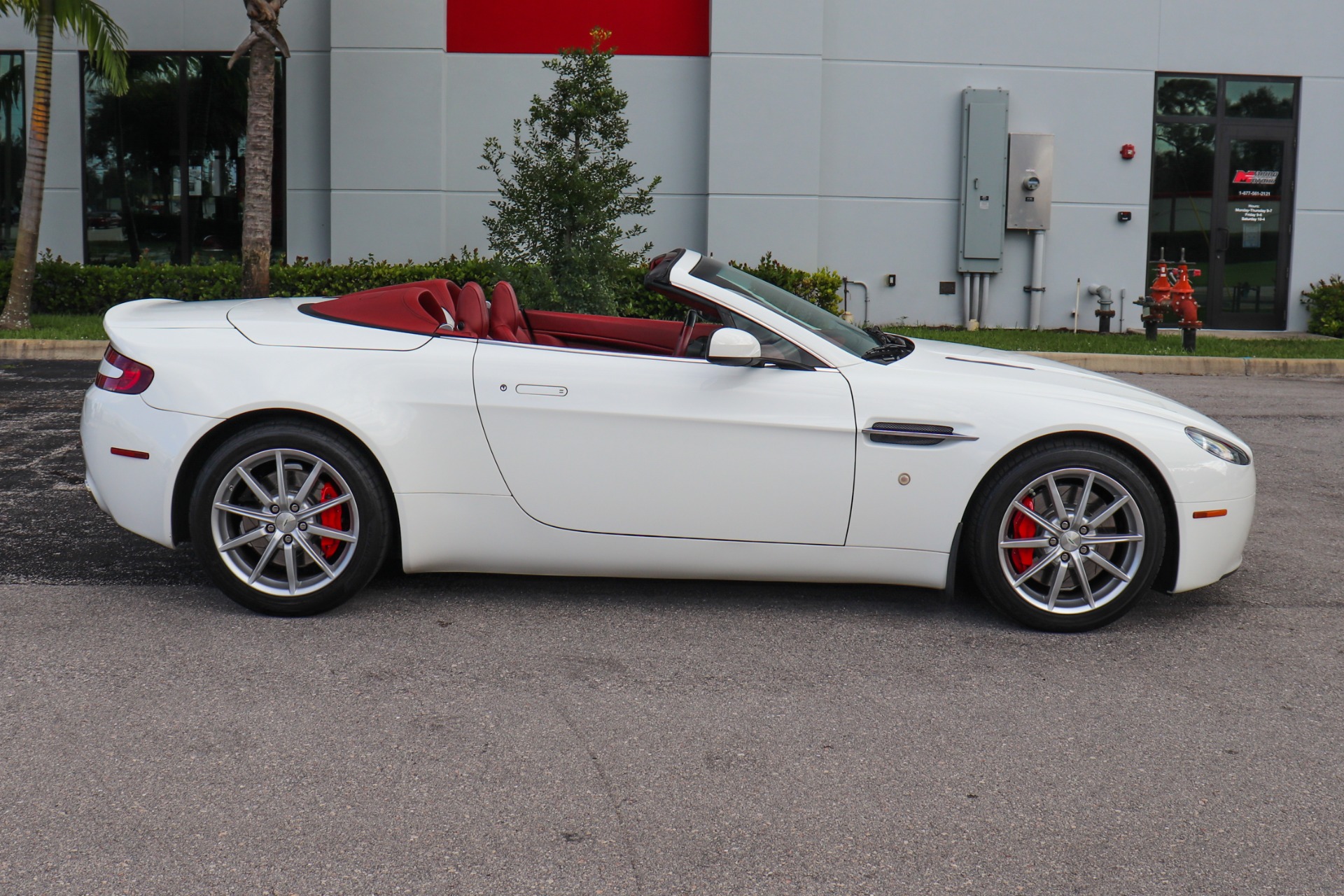 Used-2008-Aston-Martin-V8-Vantage-Roadster