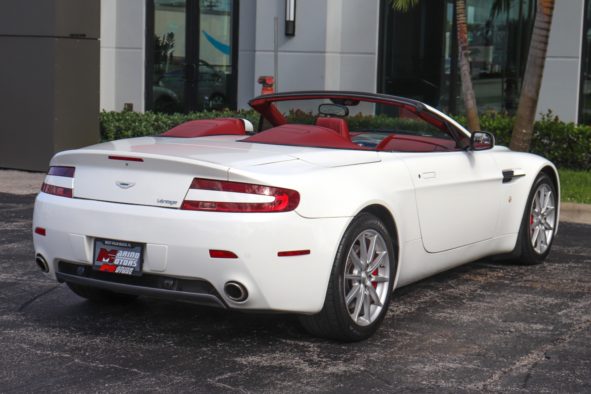 Used-2008-Aston-Martin-V8-Vantage-Roadster