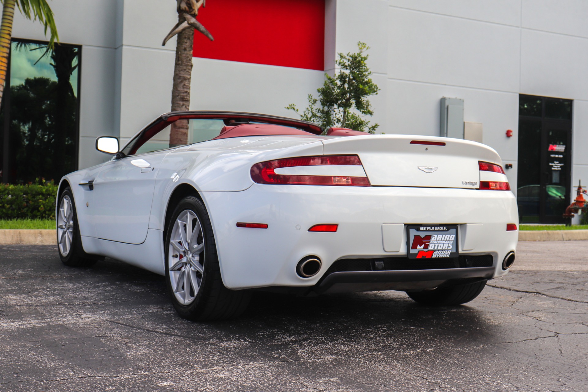 Used-2008-Aston-Martin-V8-Vantage-Roadster