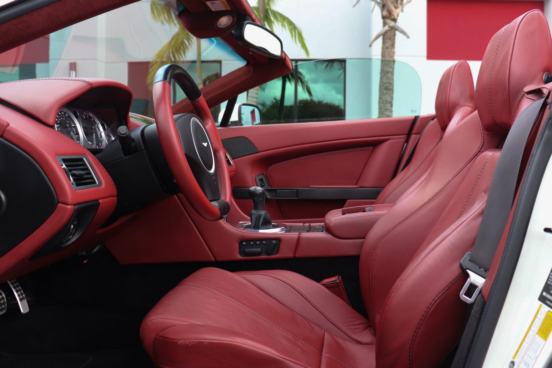 Used-2008-Aston-Martin-V8-Vantage-Roadster