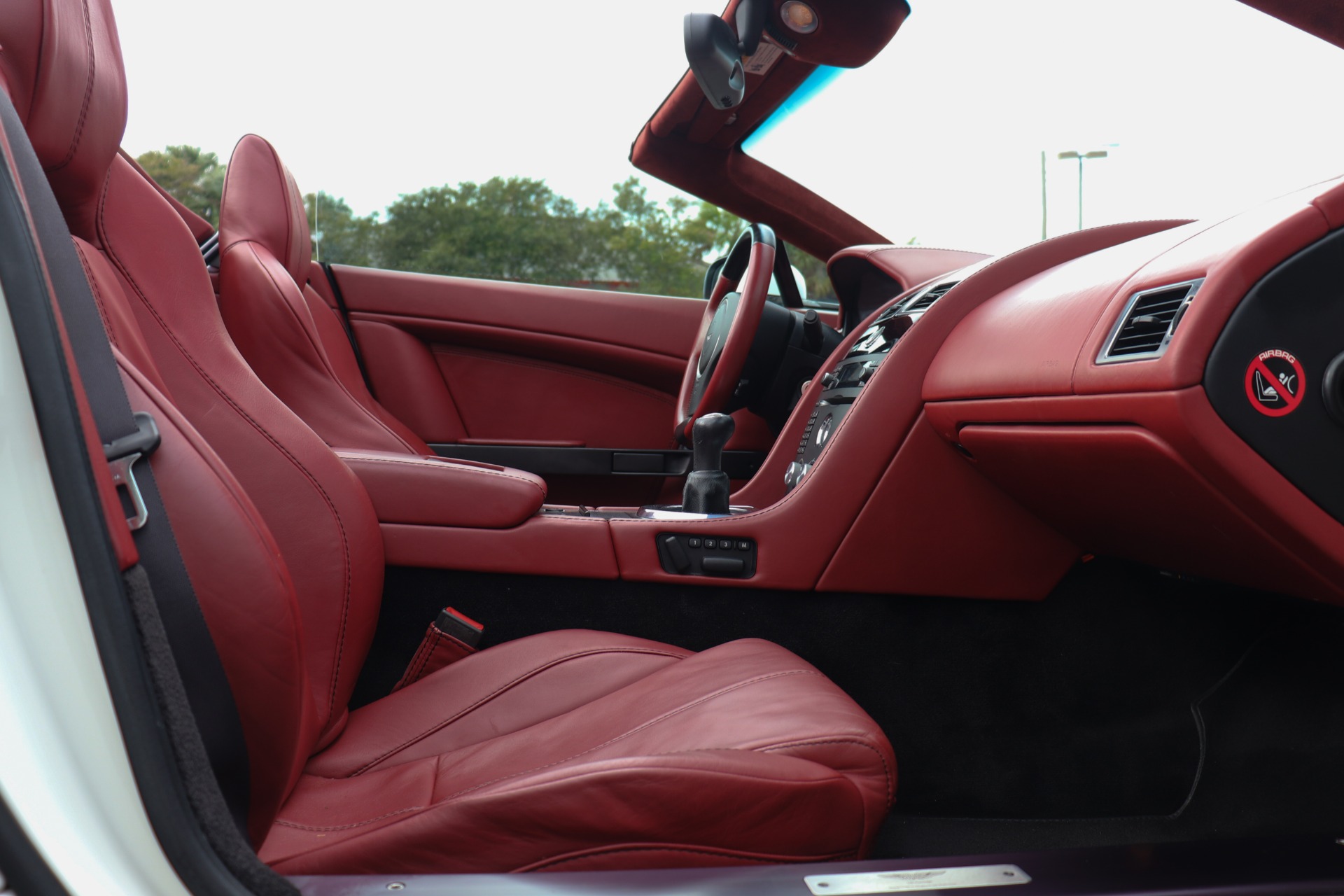 Used-2008-Aston-Martin-V8-Vantage-Roadster