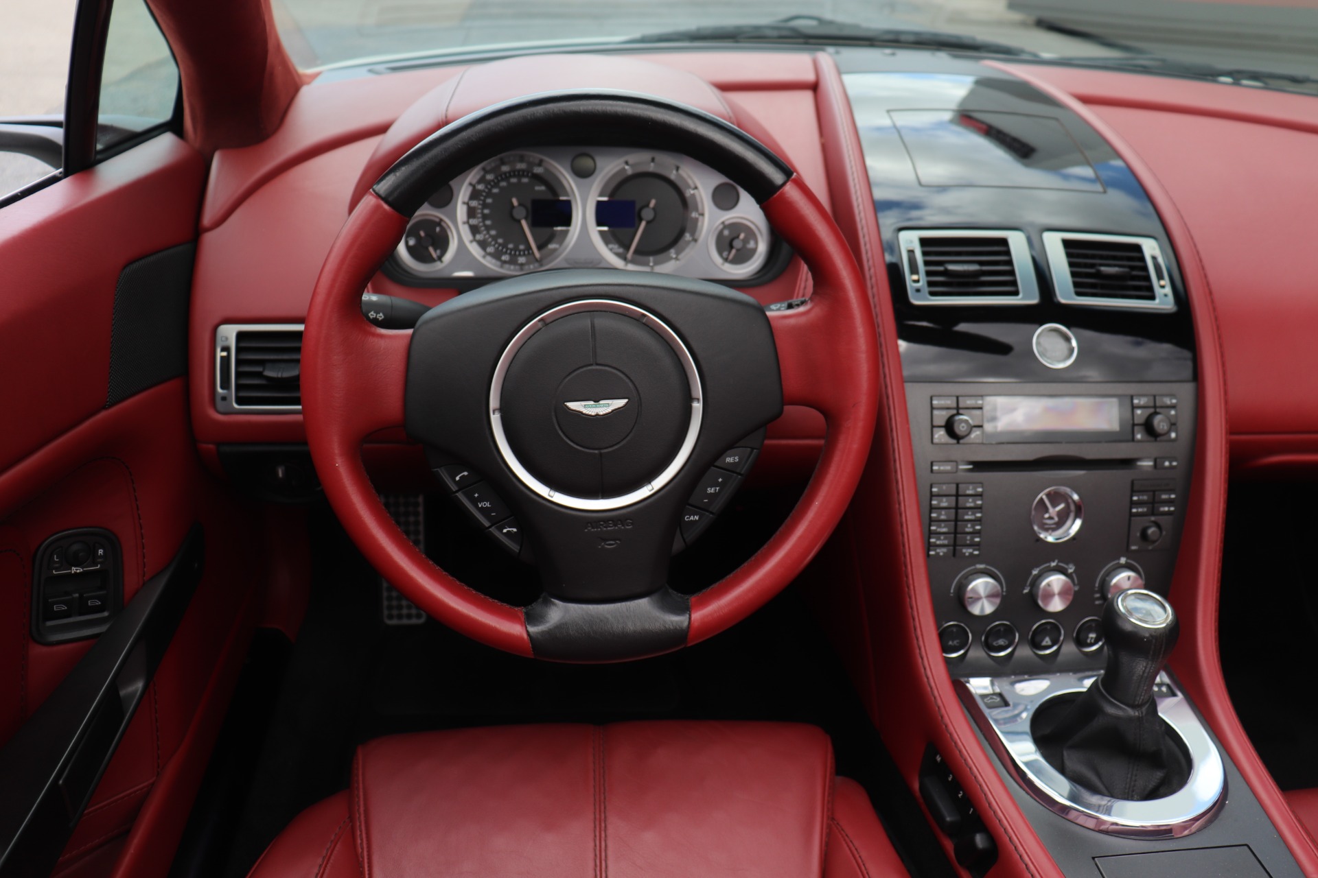 Used-2008-Aston-Martin-V8-Vantage-Roadster