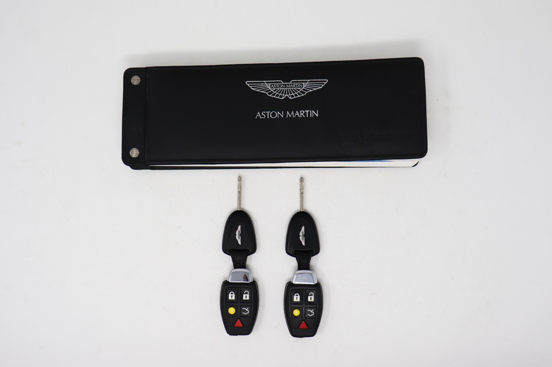 Used-2008-Aston-Martin-V8-Vantage-Roadster