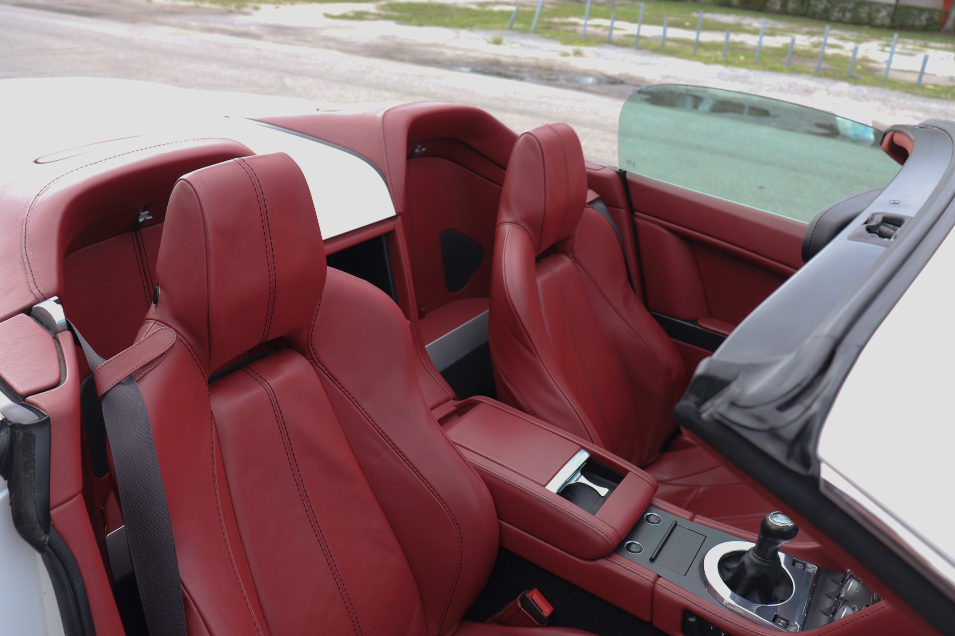 Used-2008-Aston-Martin-V8-Vantage-Roadster