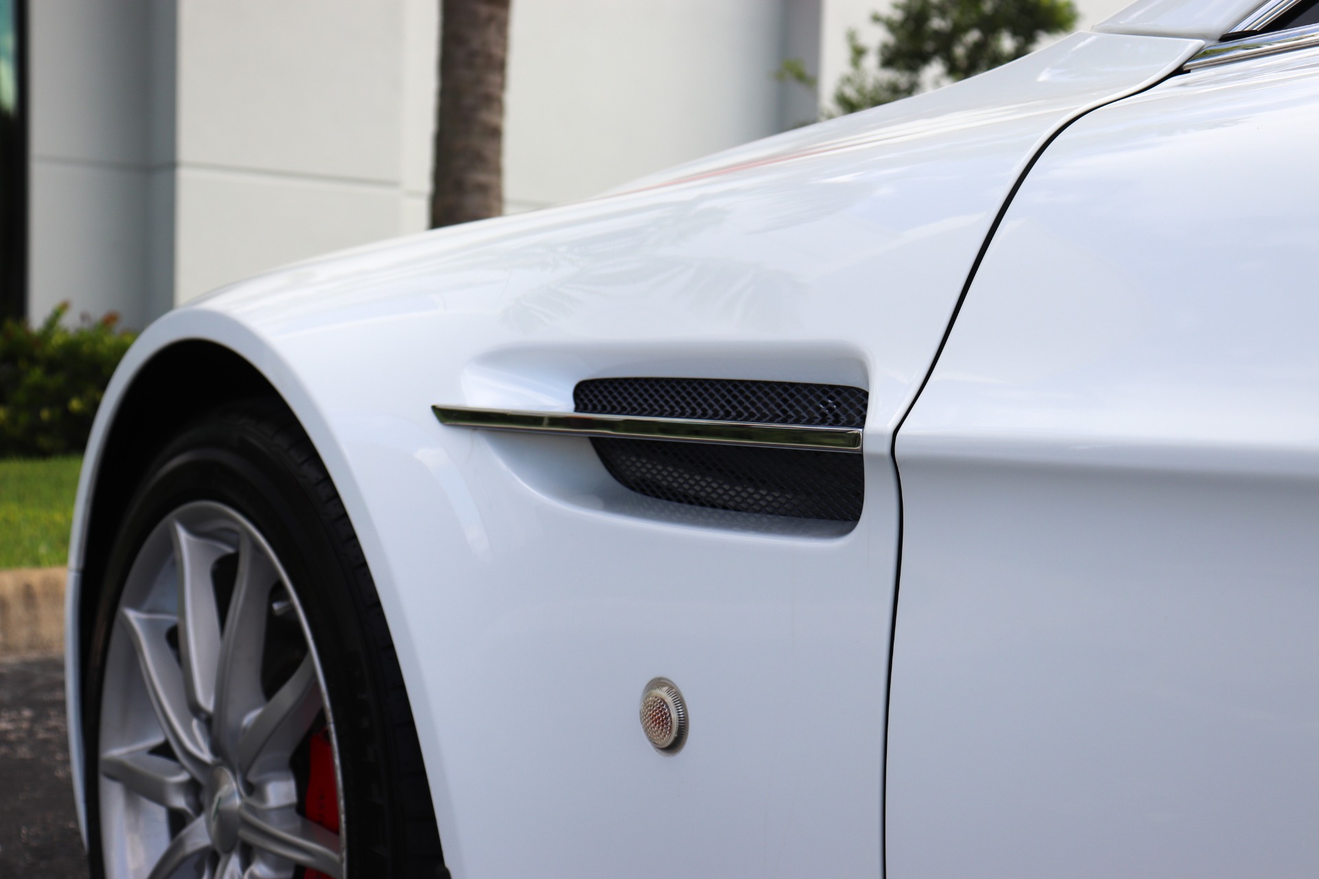 Used-2008-Aston-Martin-V8-Vantage-Roadster