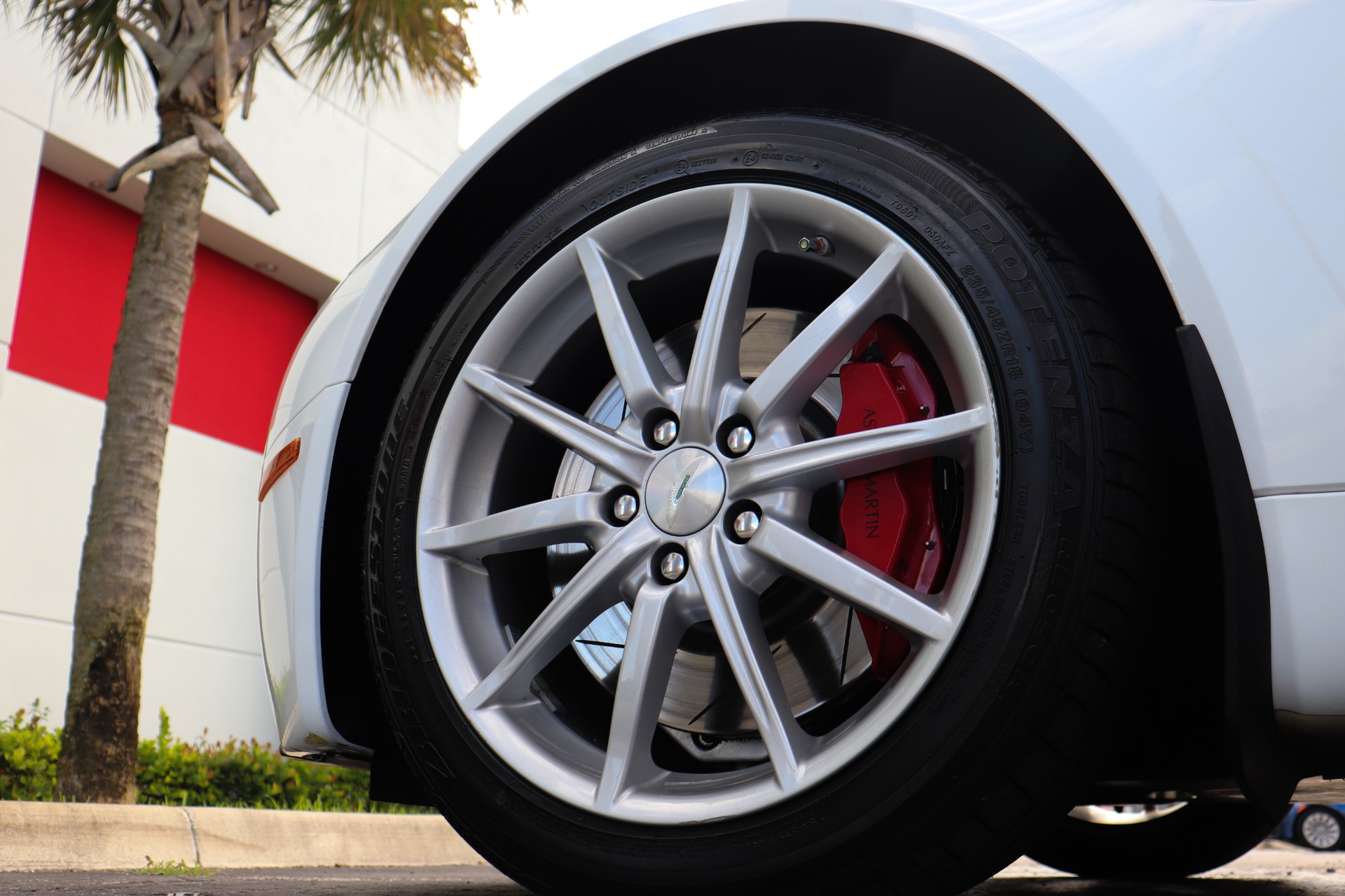 Used-2008-Aston-Martin-V8-Vantage-Roadster