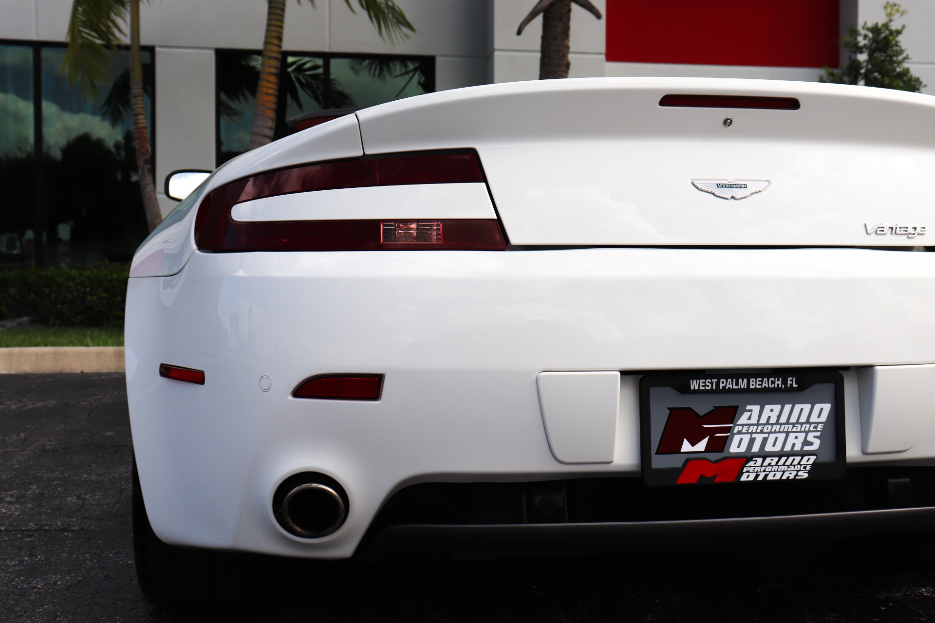 Used-2008-Aston-Martin-V8-Vantage-Roadster