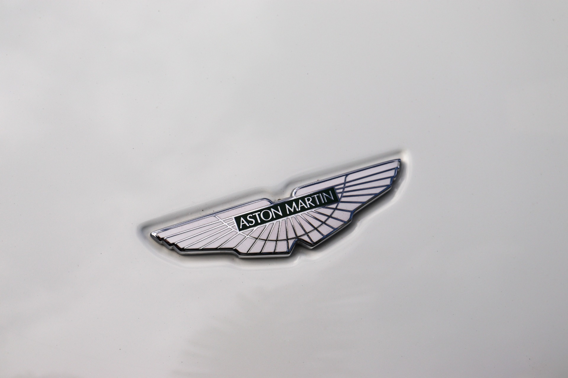 Used-2008-Aston-Martin-V8-Vantage-Roadster