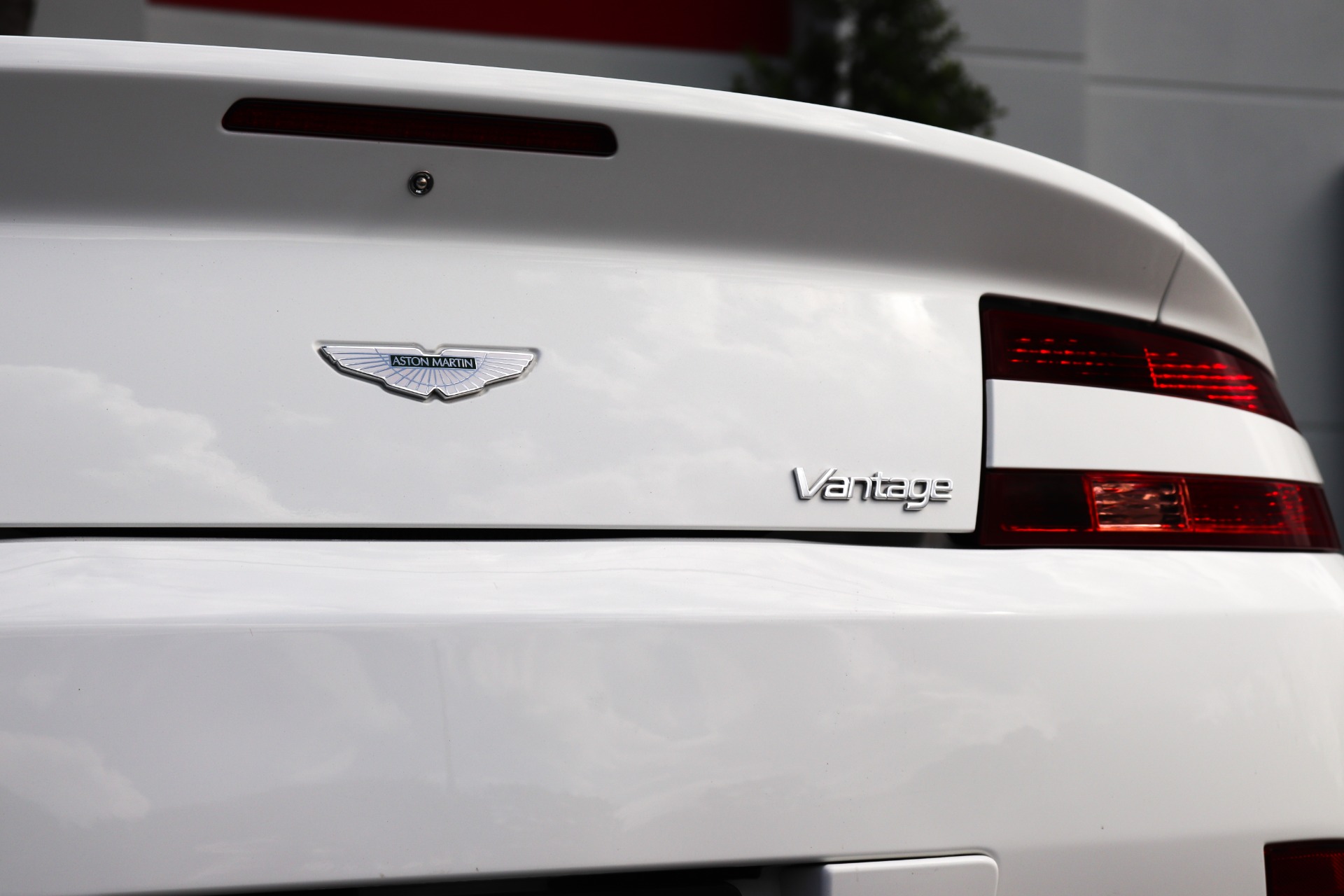 Used-2008-Aston-Martin-V8-Vantage-Roadster