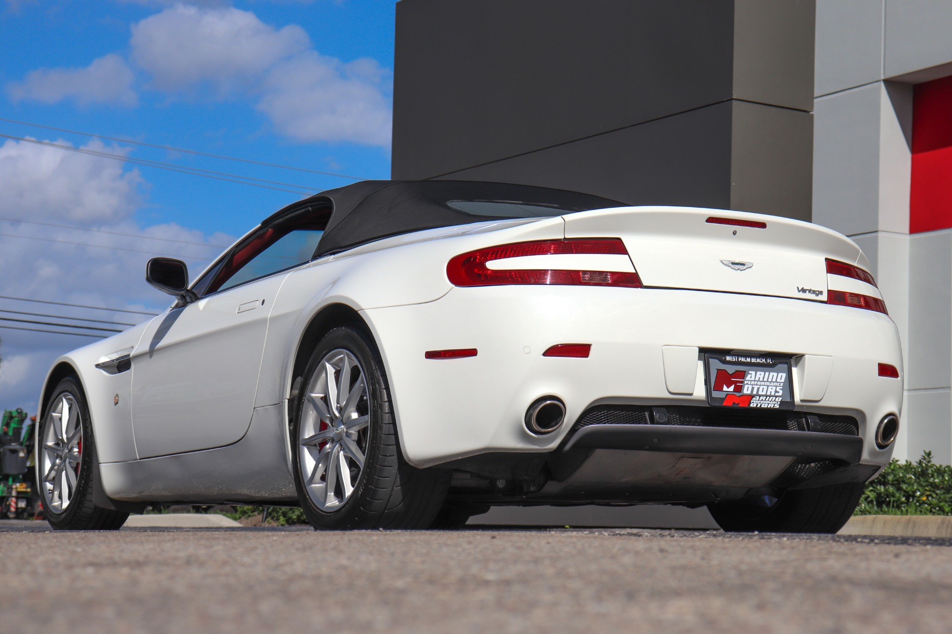Used-2008-Aston-Martin-V8-Vantage-Roadster
